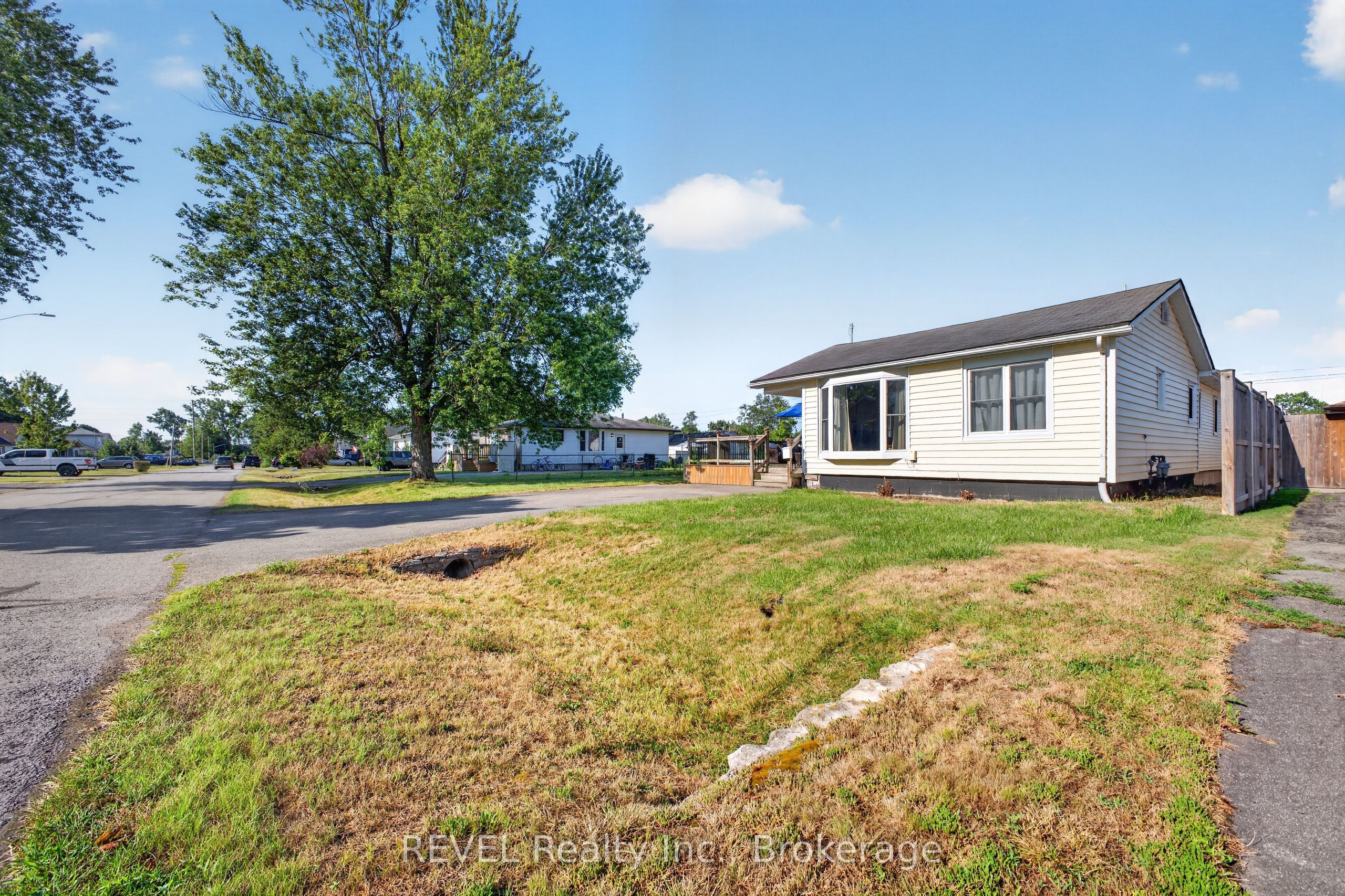 435 Grandview Road Property Photo 3
