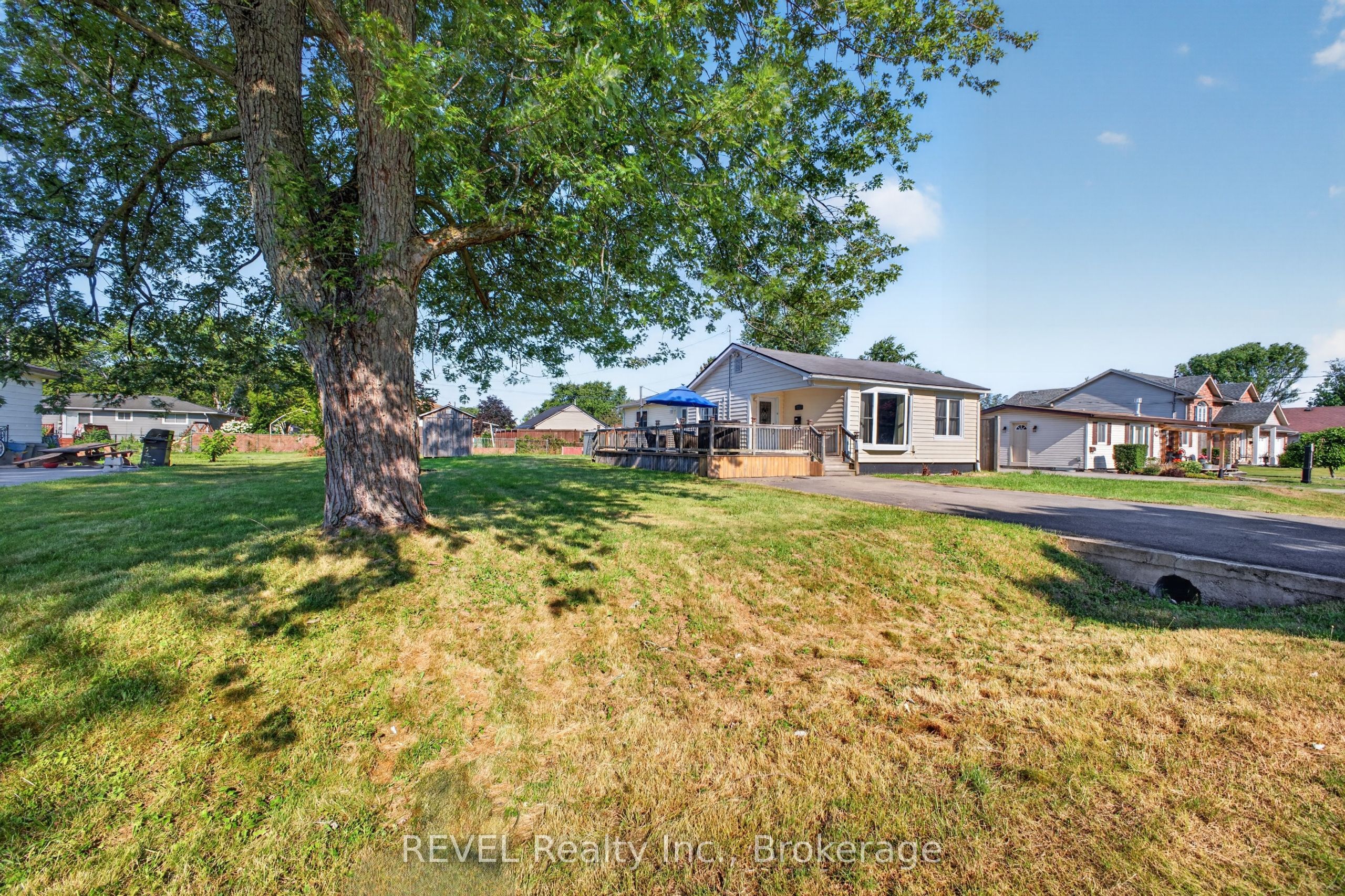 435 Grandview Road Property Photo 4