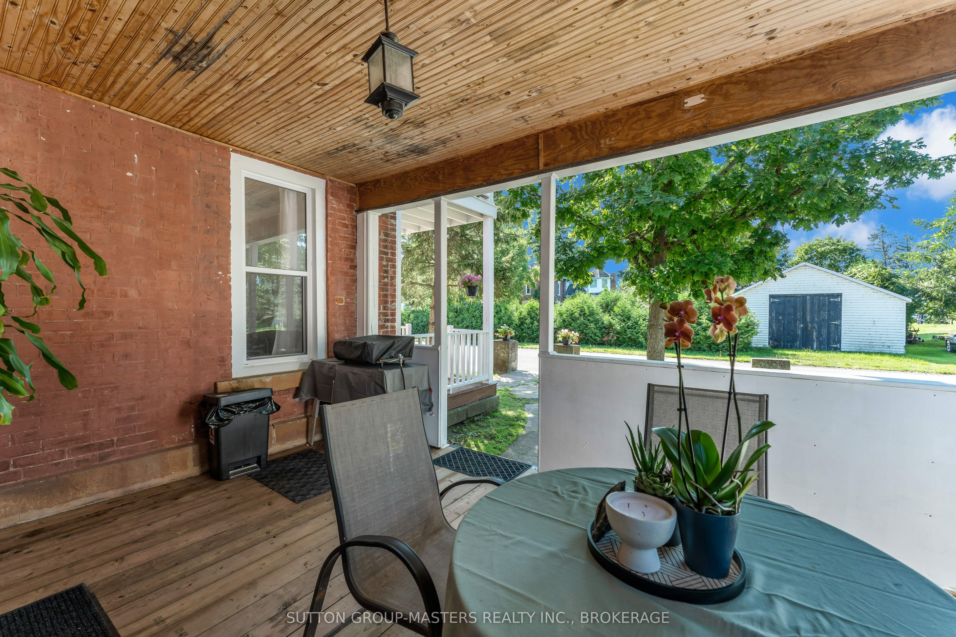 14 Wiltse Street E Property Photo 4