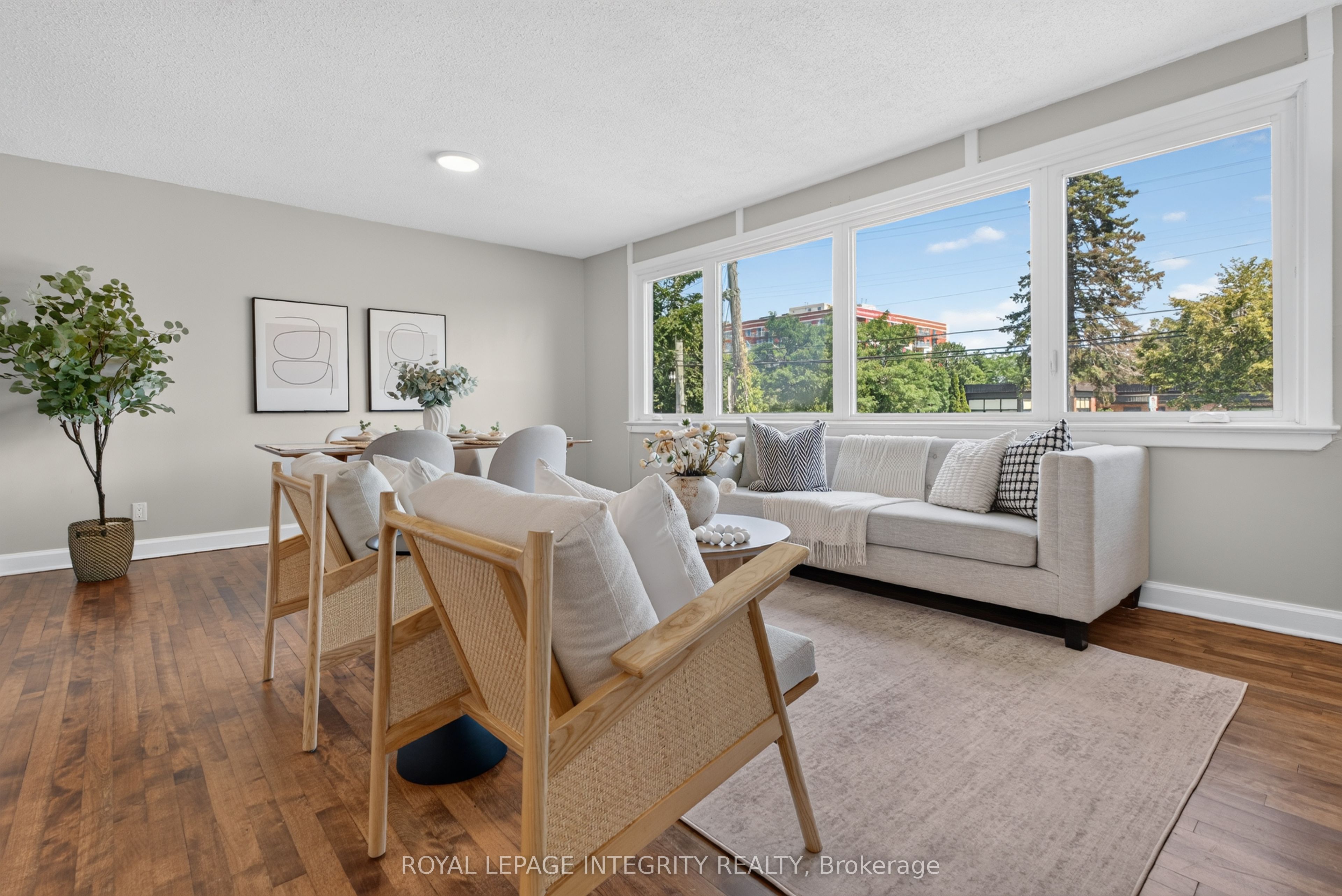 228 Woodroffe Avenue Property Photo 3