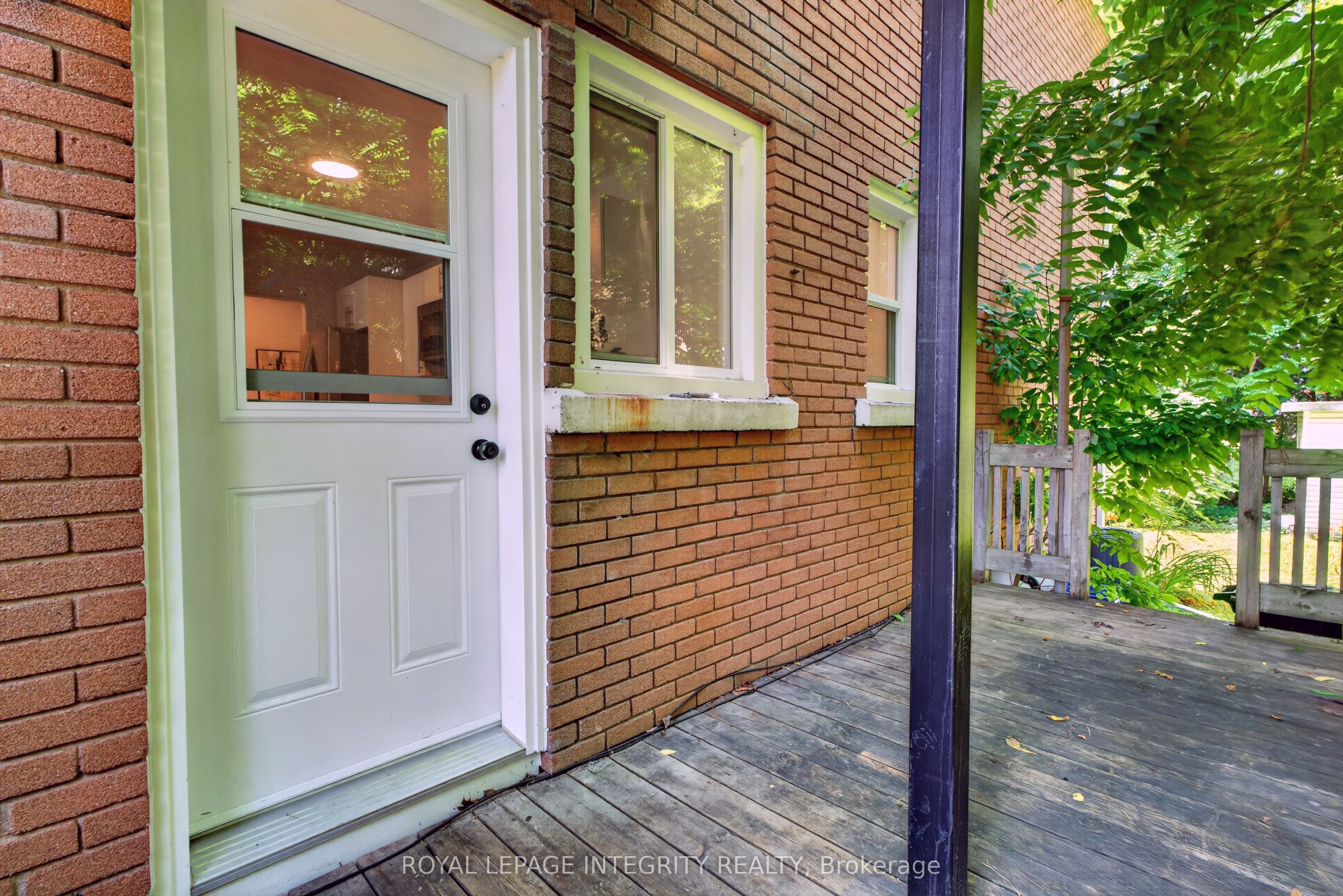 228 Woodroffe Avenue Property Photo 13