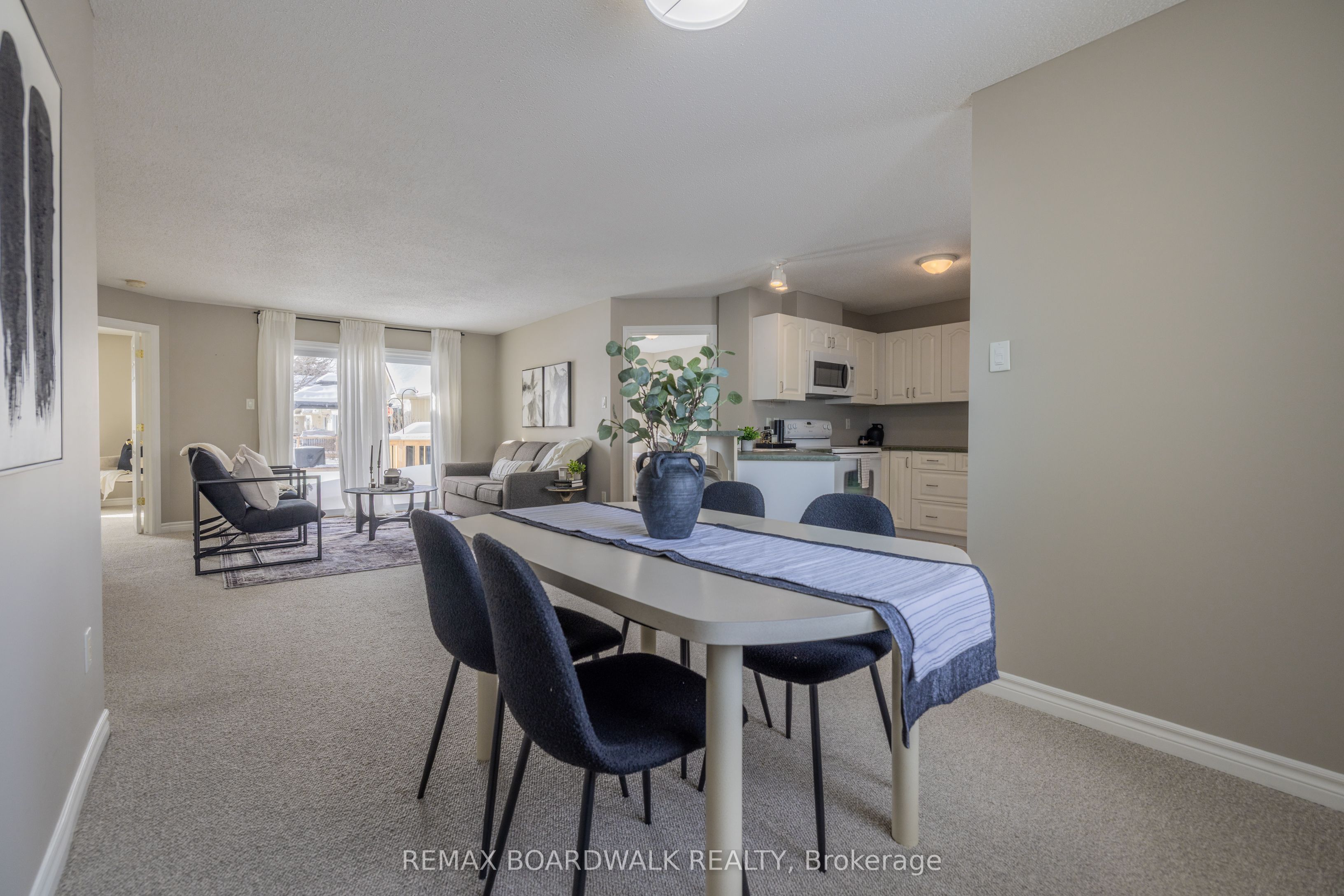 206 Oak Leaf Private Property Photo 7