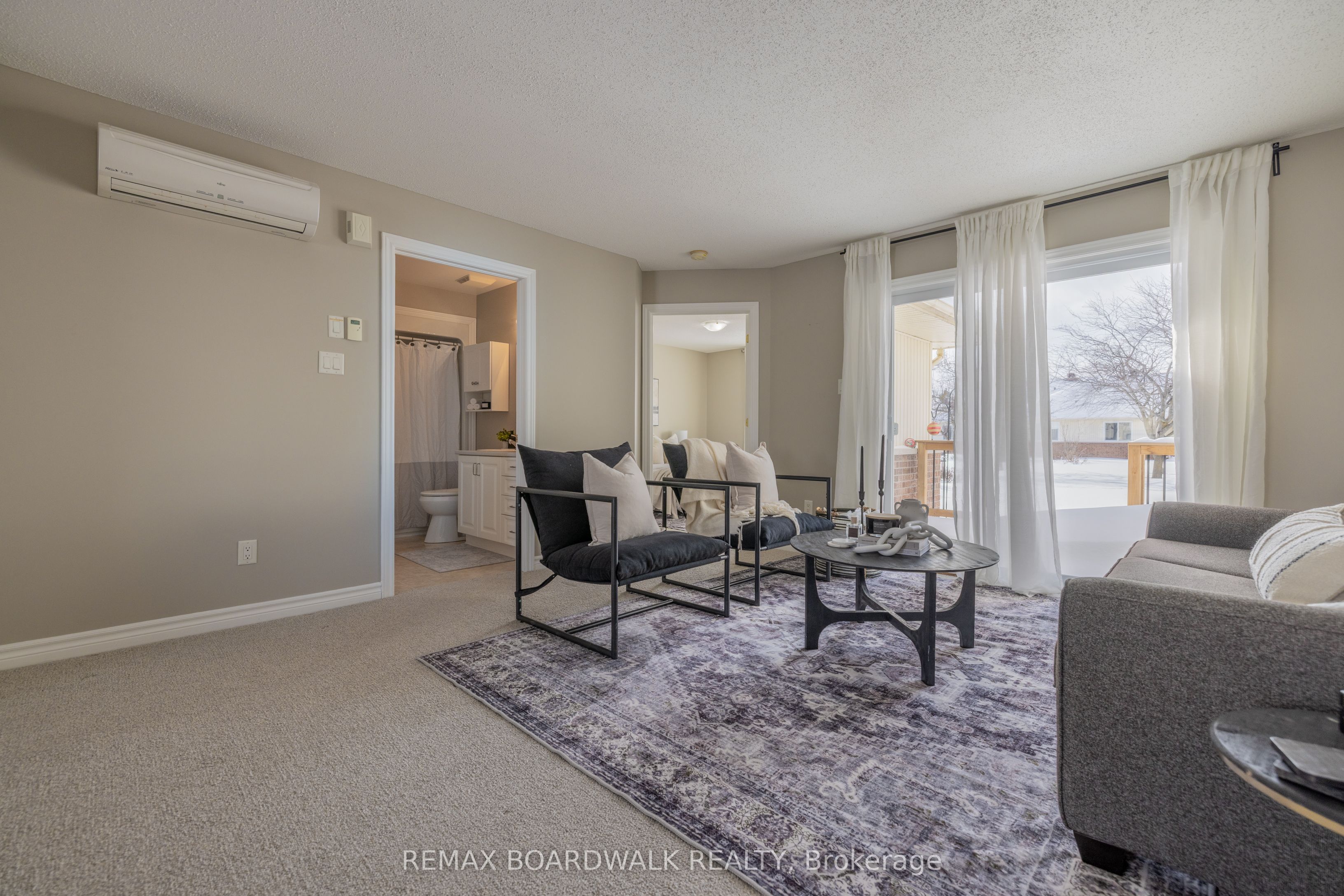 206 Oak Leaf Private Property Photo 12