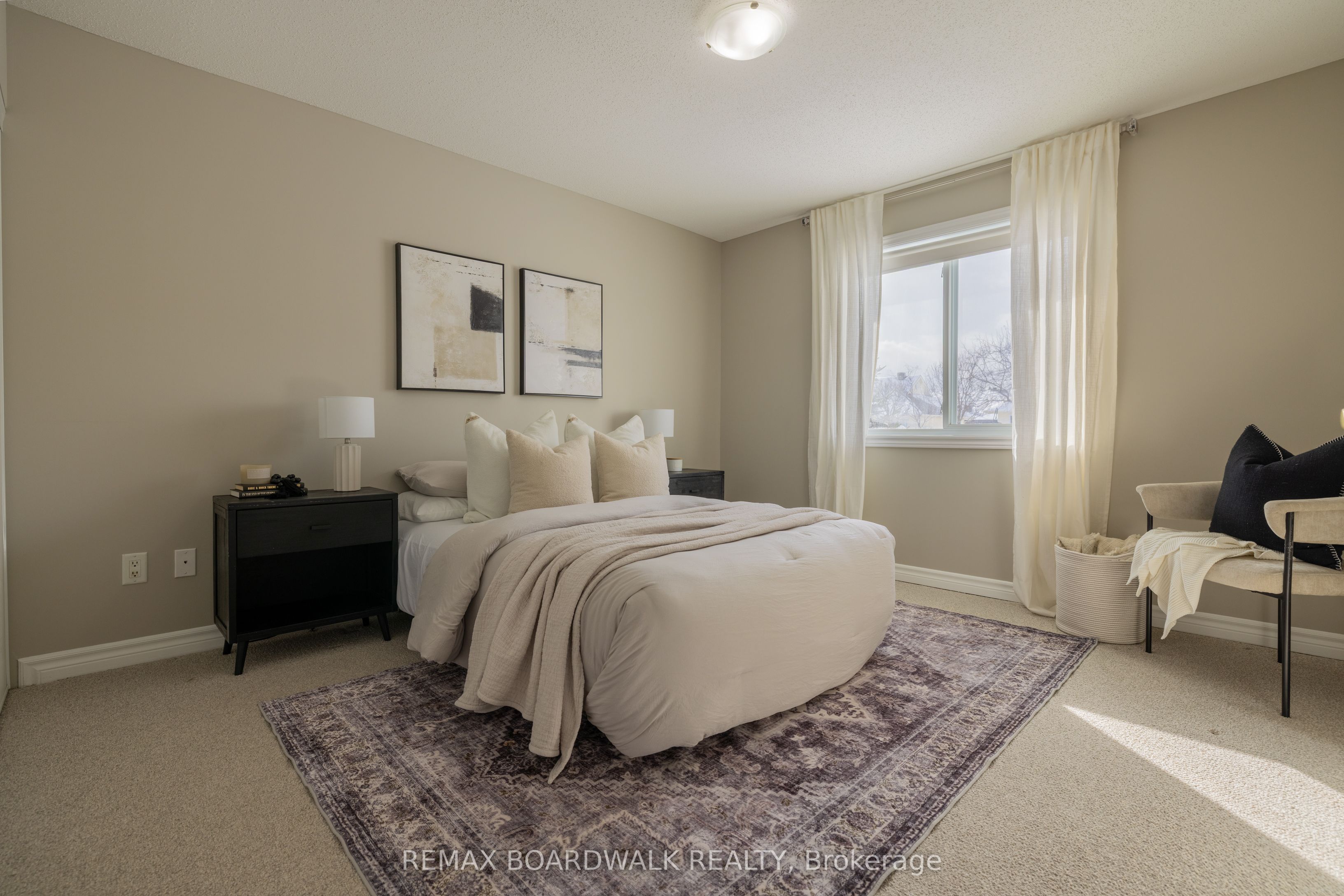 206 Oak Leaf Private Property Photo 14