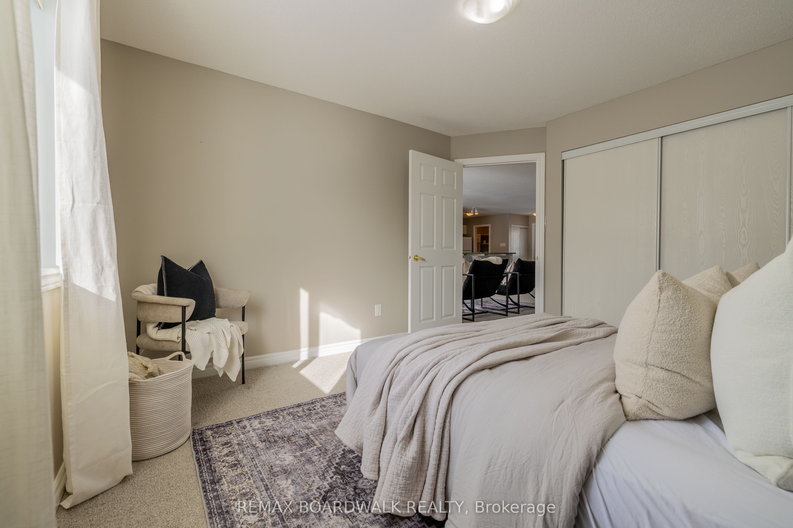 206 Oak Leaf Private Property Photo 16