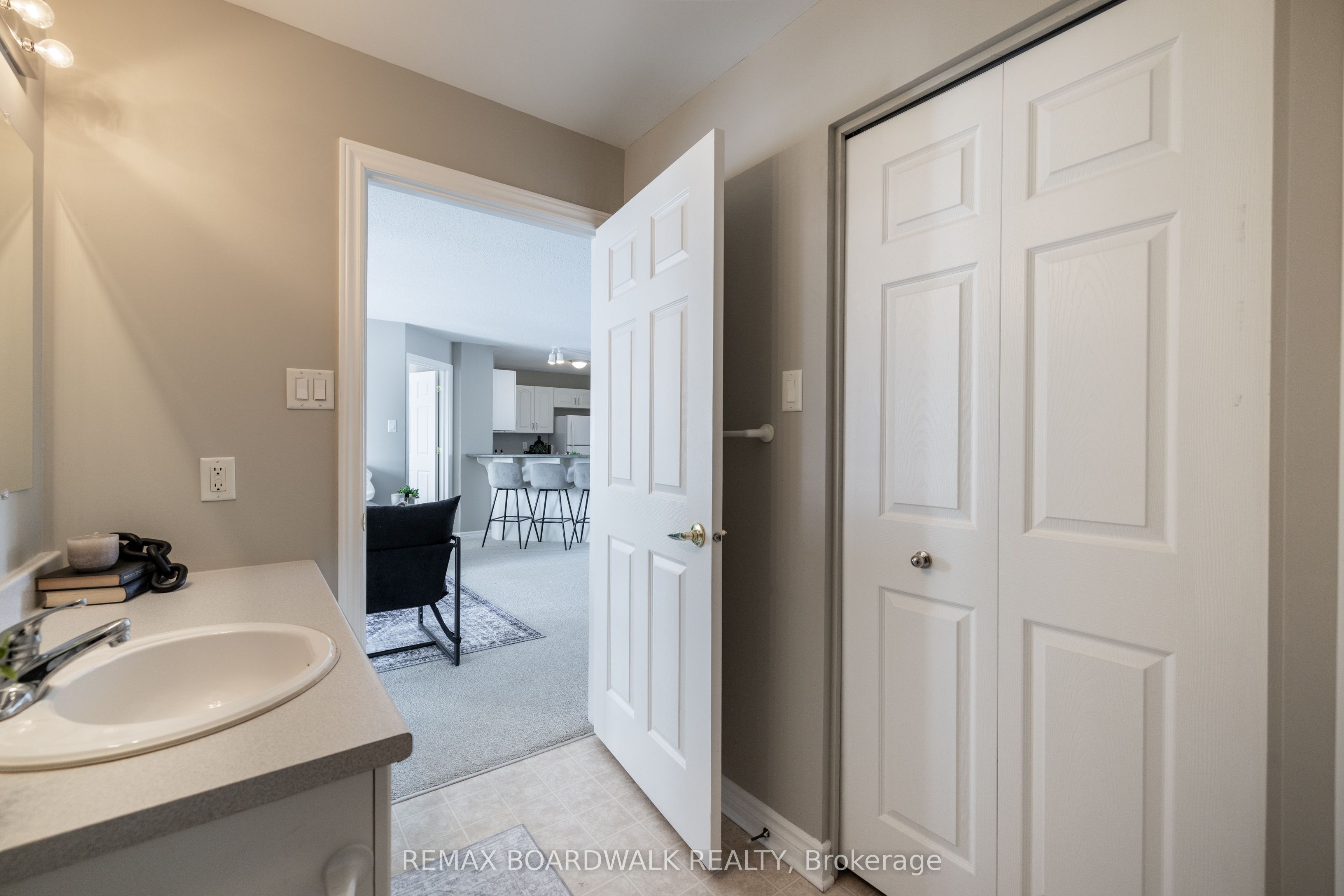 206 Oak Leaf Private Property Photo 18