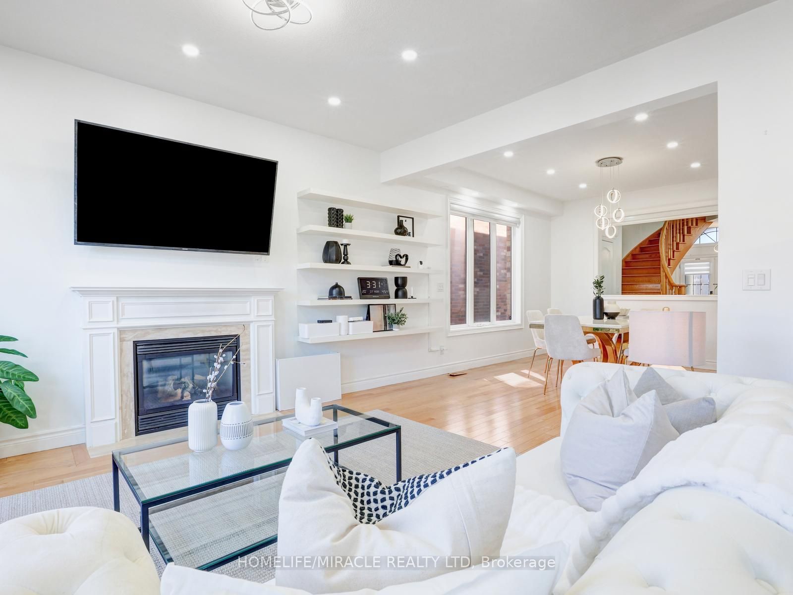 X13641110 Property Photo 12