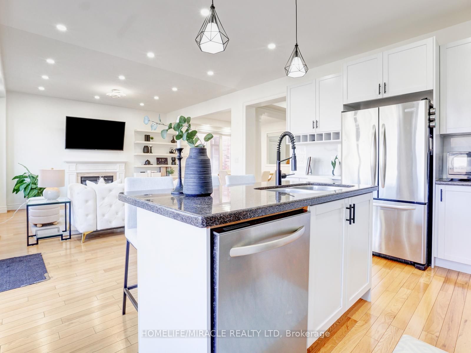 X13641110 Property Photo 14