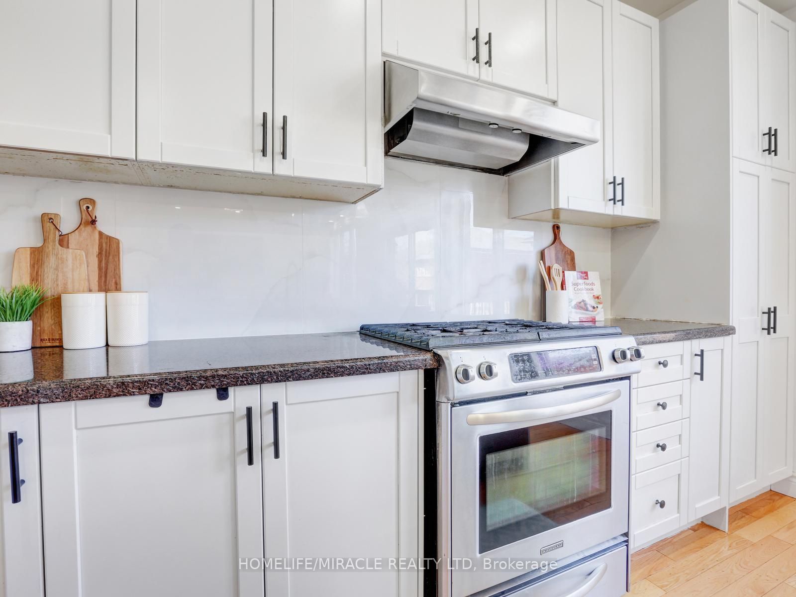 X13641110 Property Photo 16