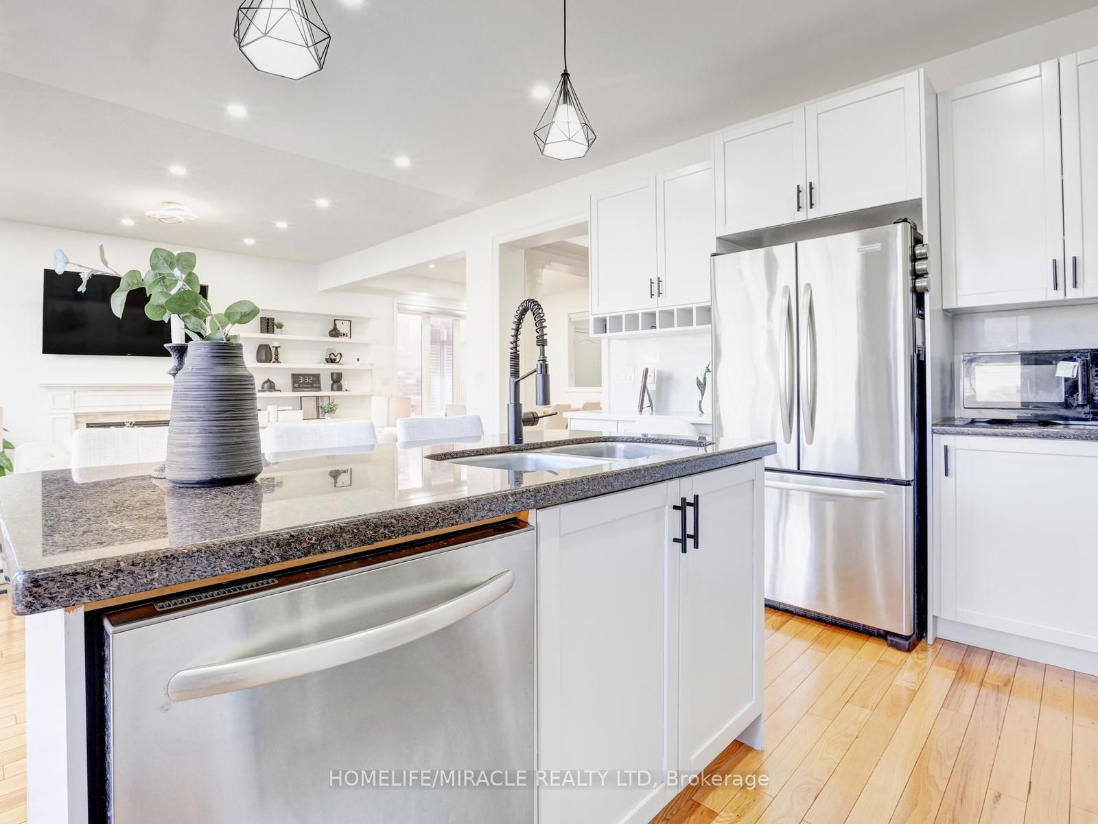 X13641110 Property Photo 17