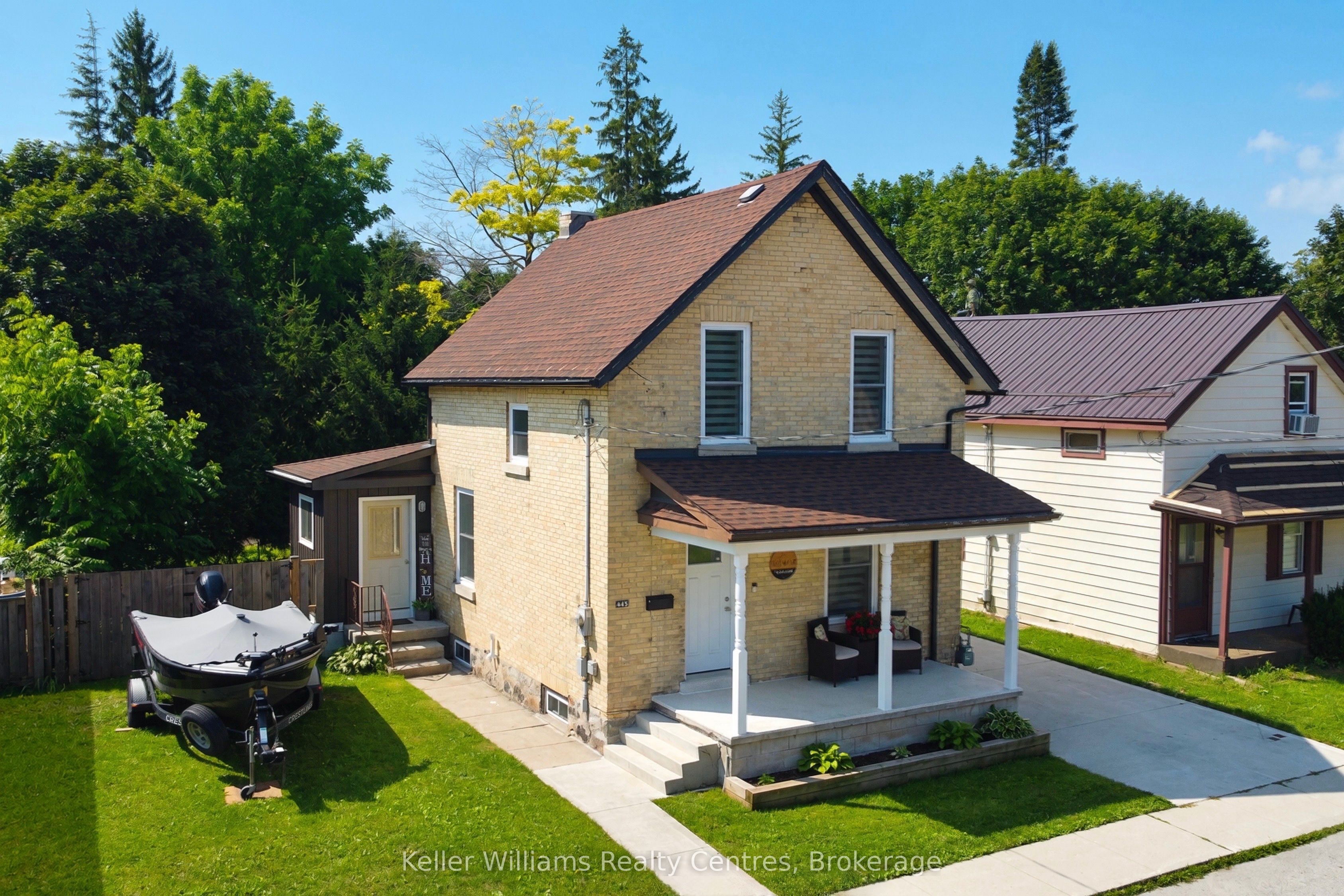 445 11th Street Property Photo 1