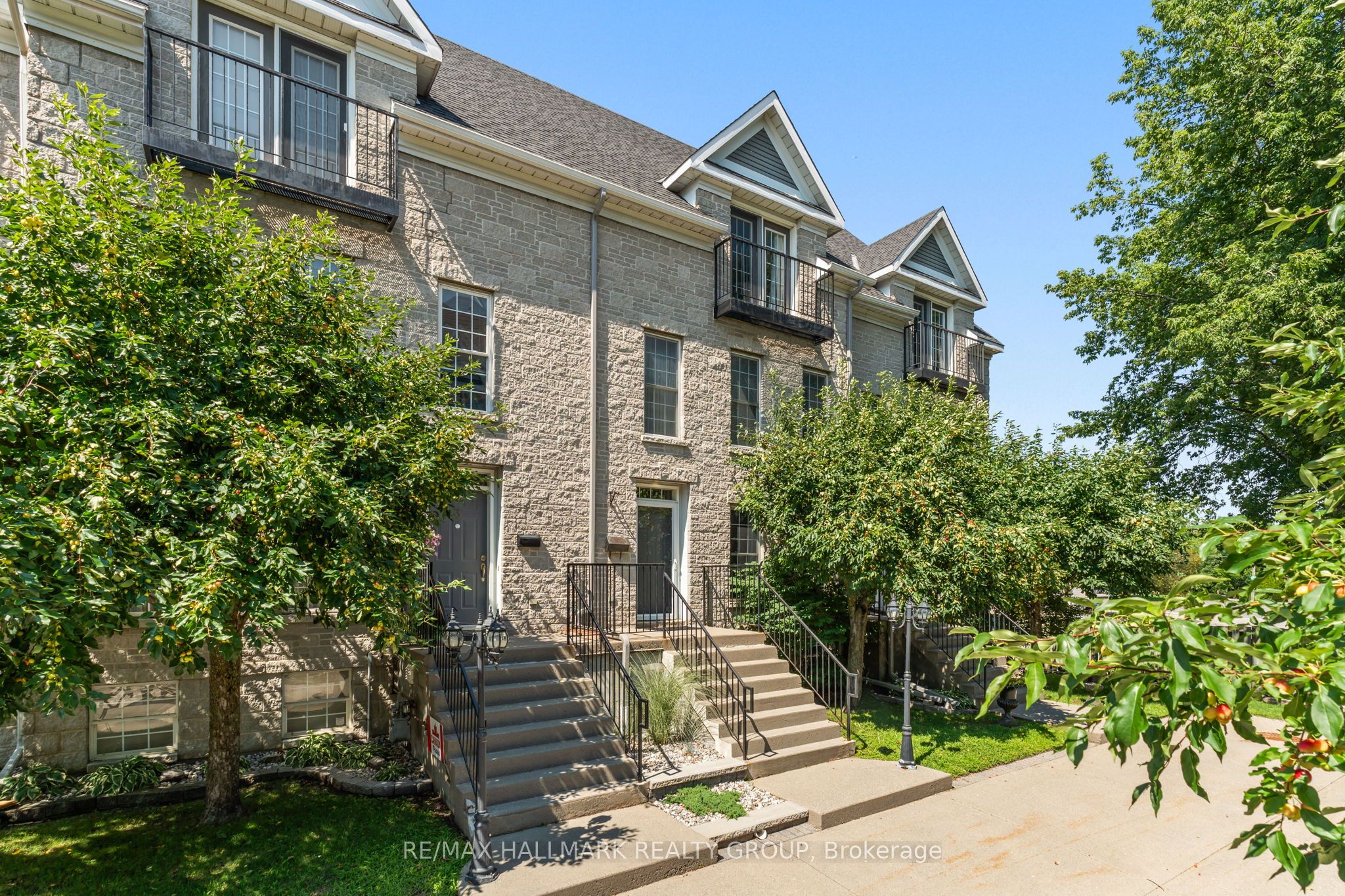 4 Sherman Lane Property Photo 3