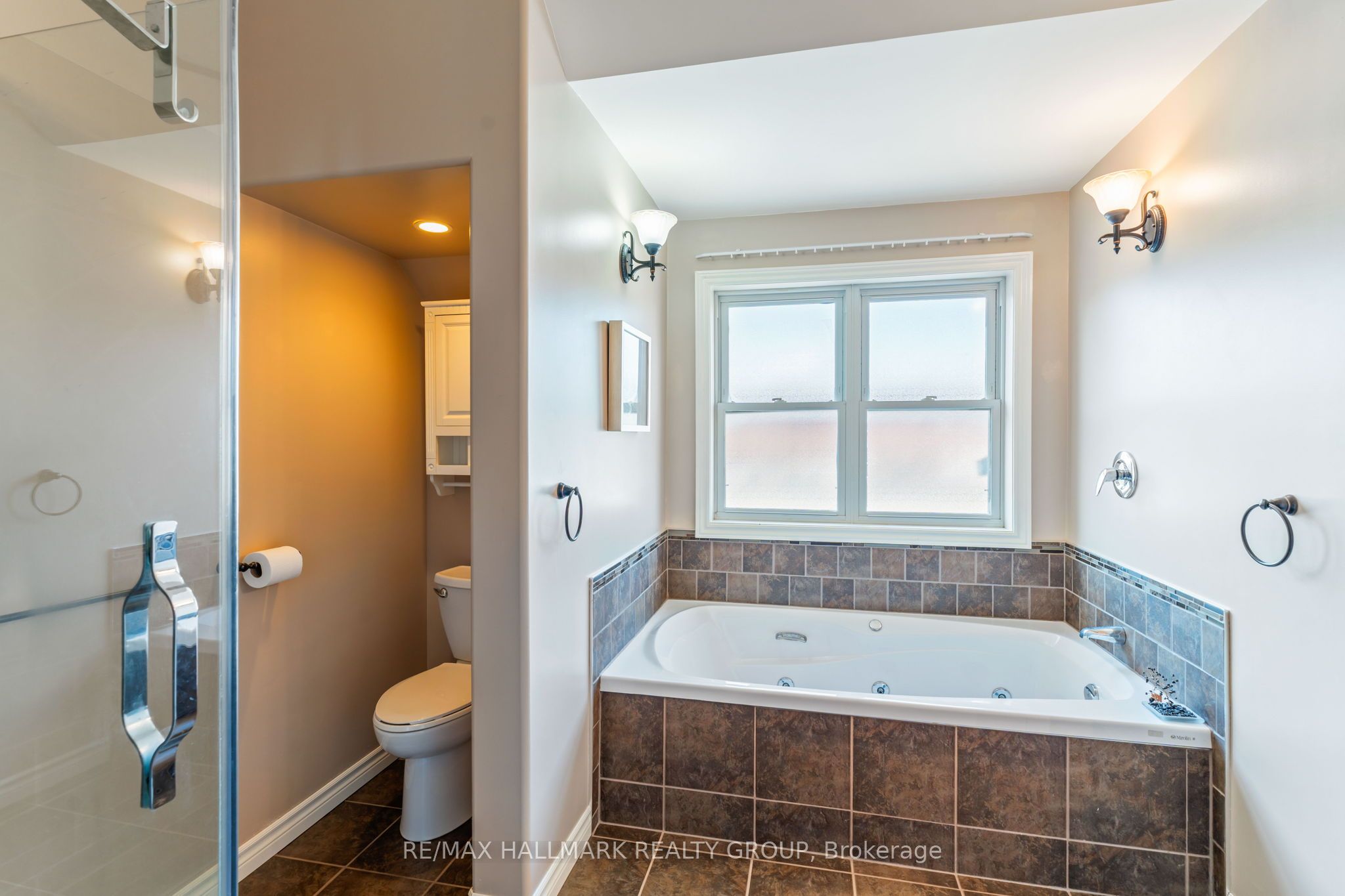 4 Sherman Lane Property Photo 32