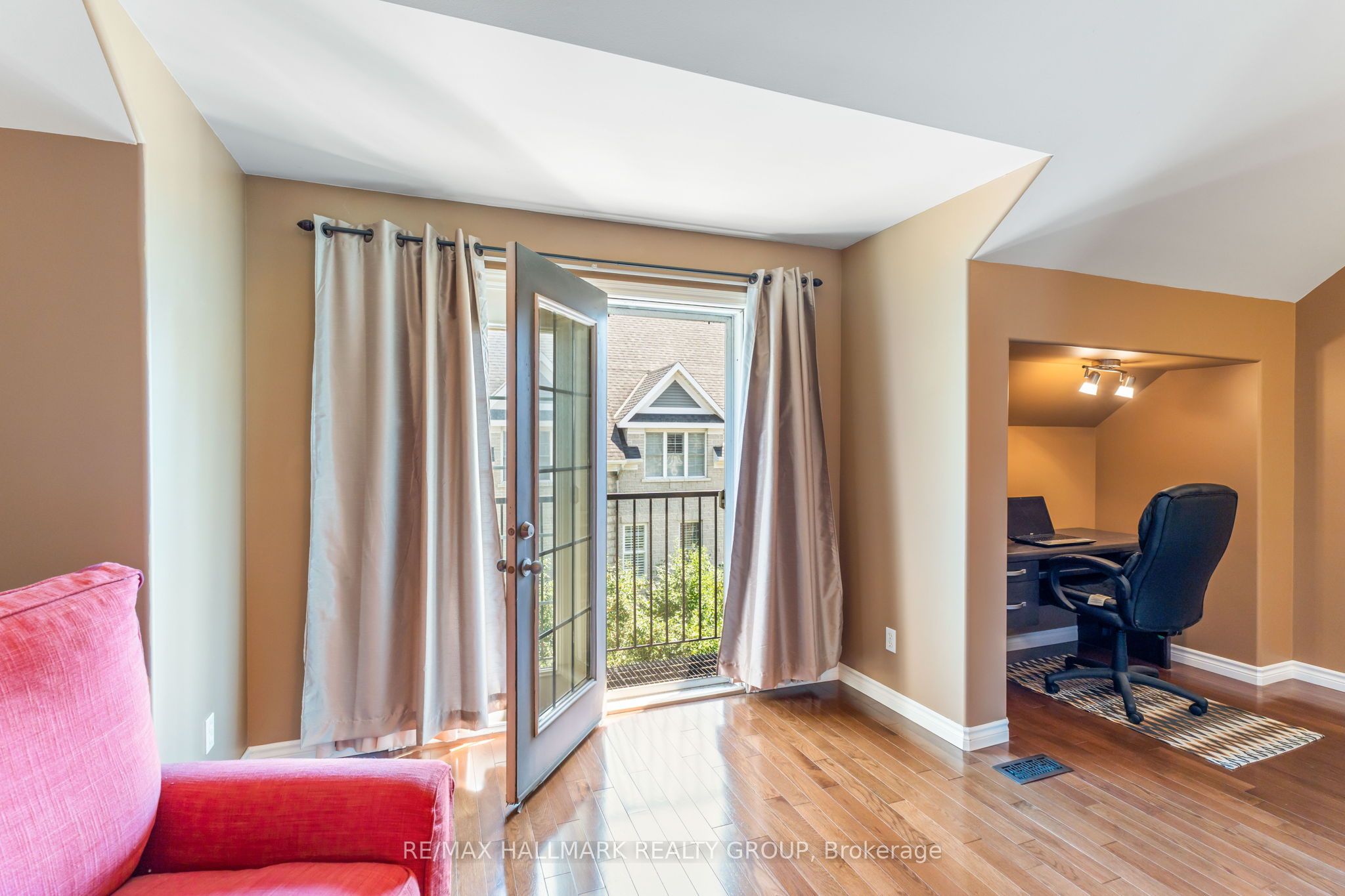 4 Sherman Lane Property Photo 34