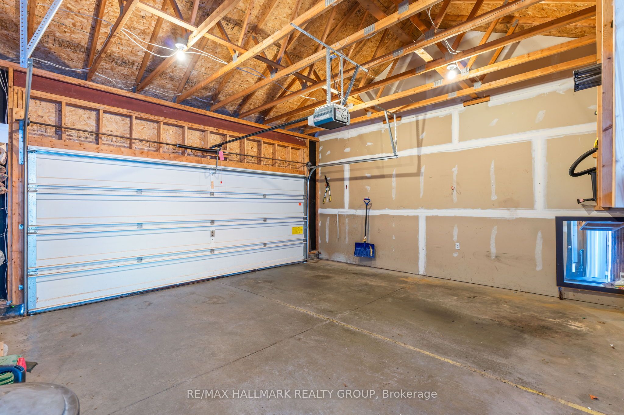 4 Sherman Lane Property Photo 38