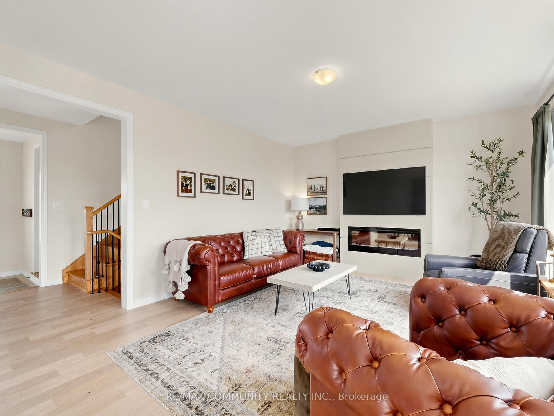 98 Golden Meadows Drive Property Photo 6