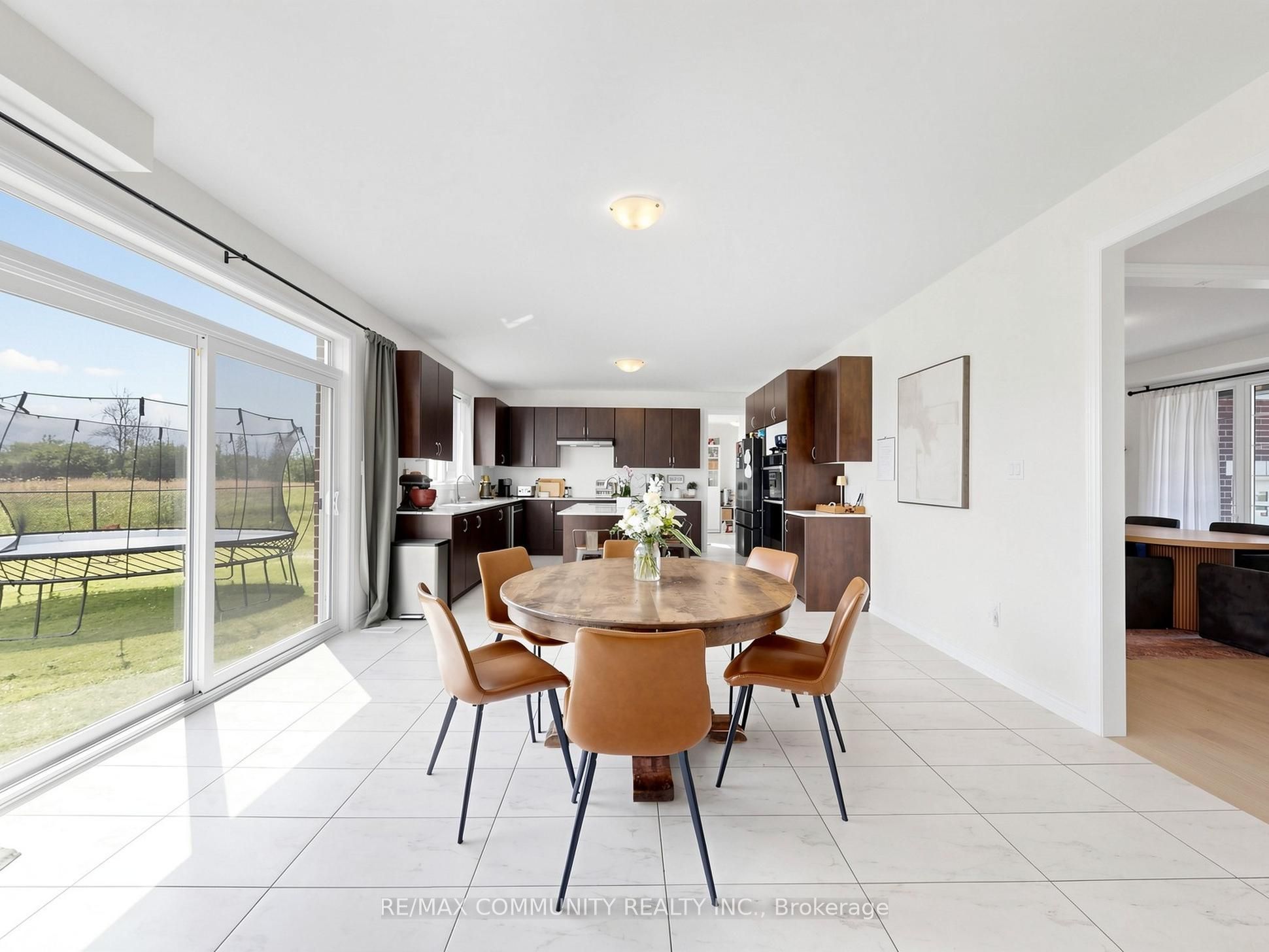 98 Golden Meadows Drive Property Photo 12