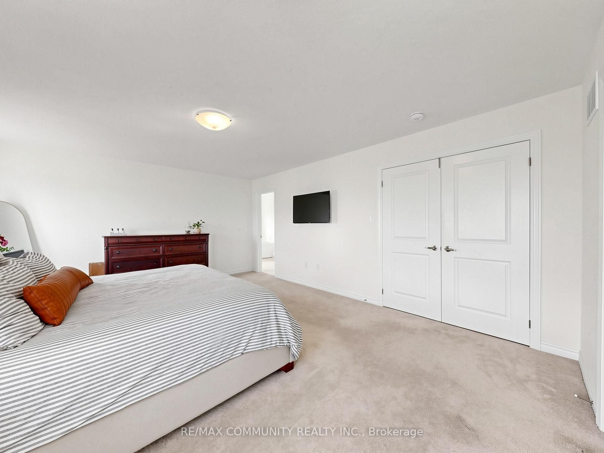 98 Golden Meadows Drive Property Photo 29