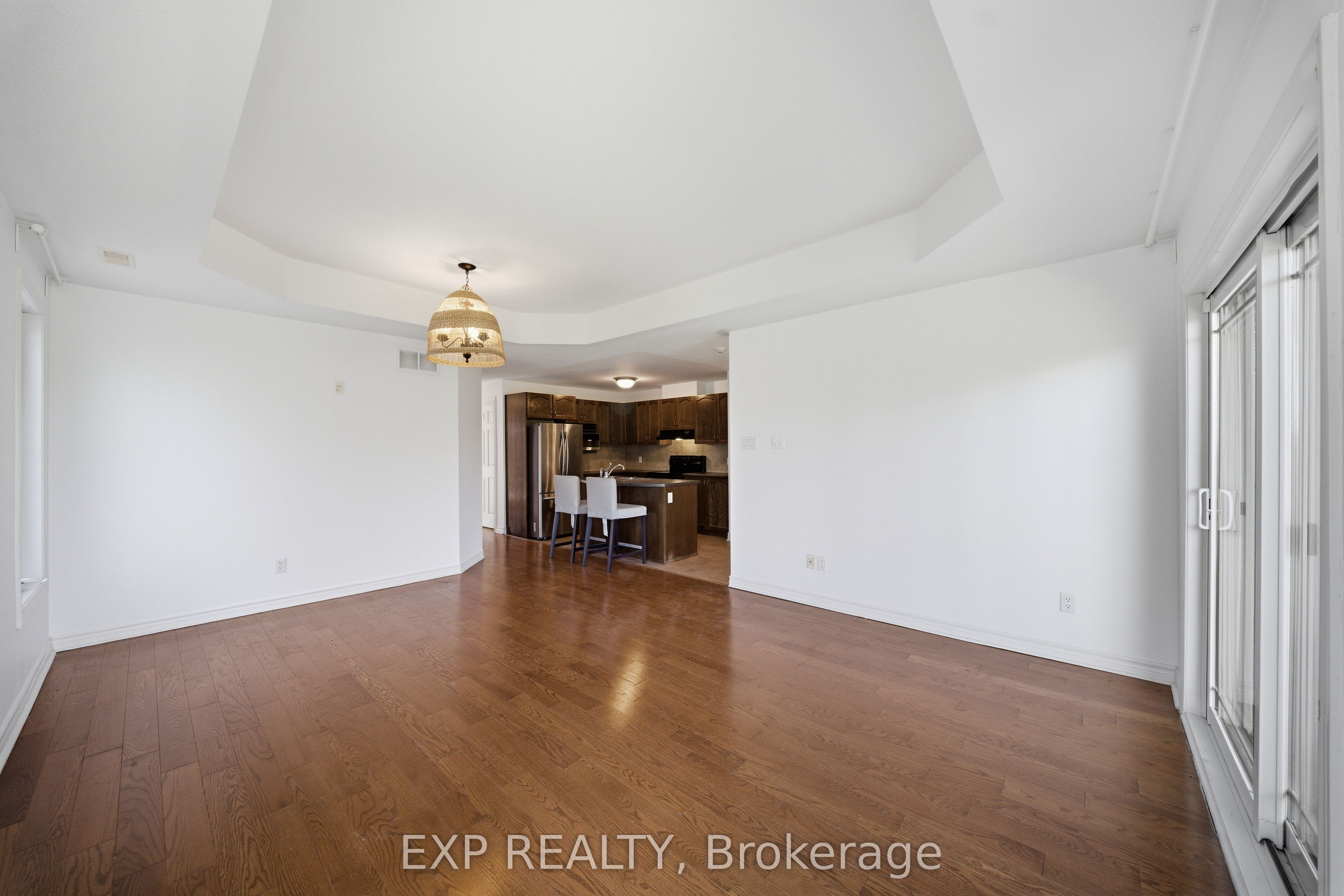 369 Paseo Private 8 Property Photo 6