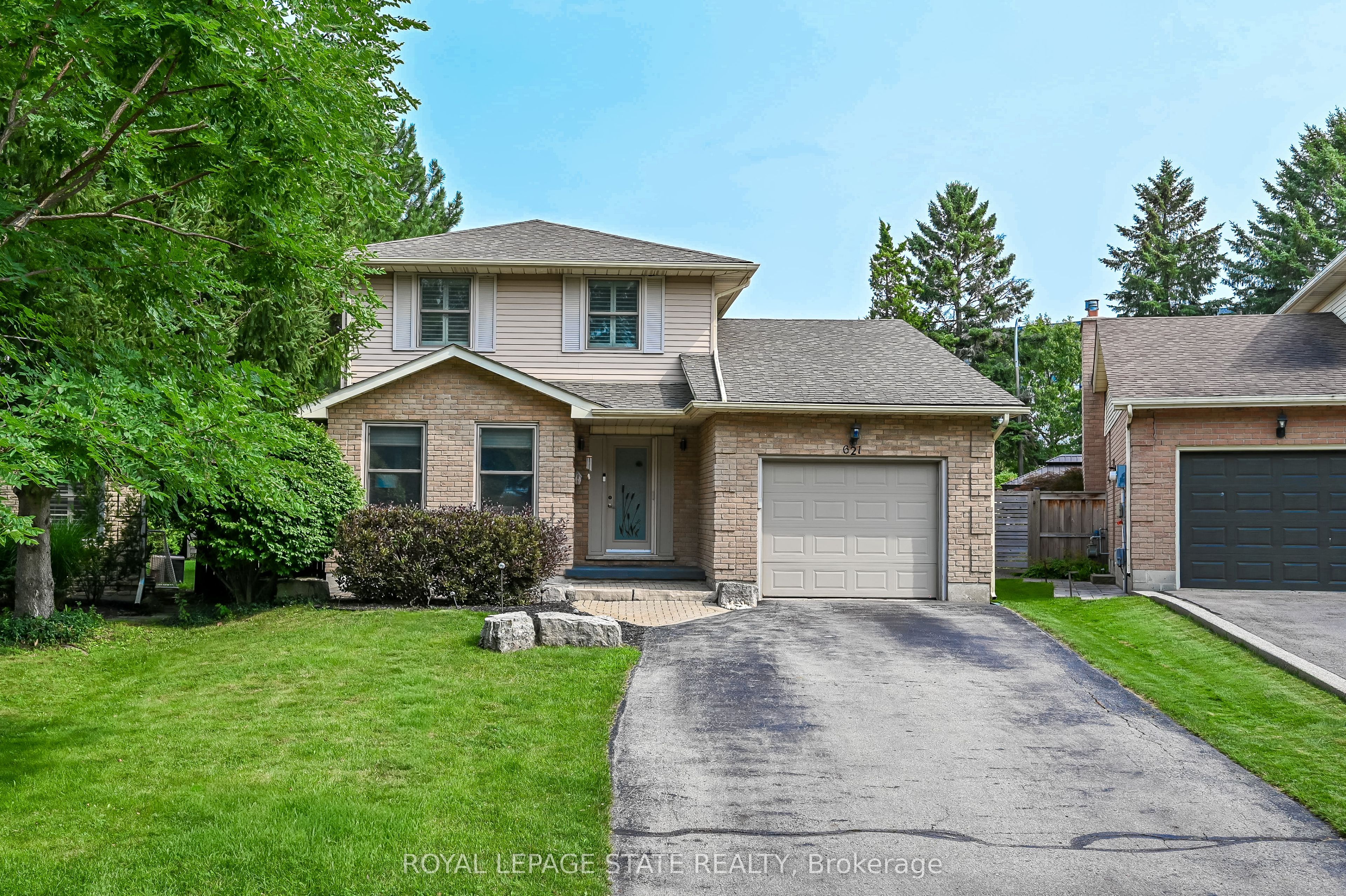 621 Tomahawk Crescent Property Photo 1