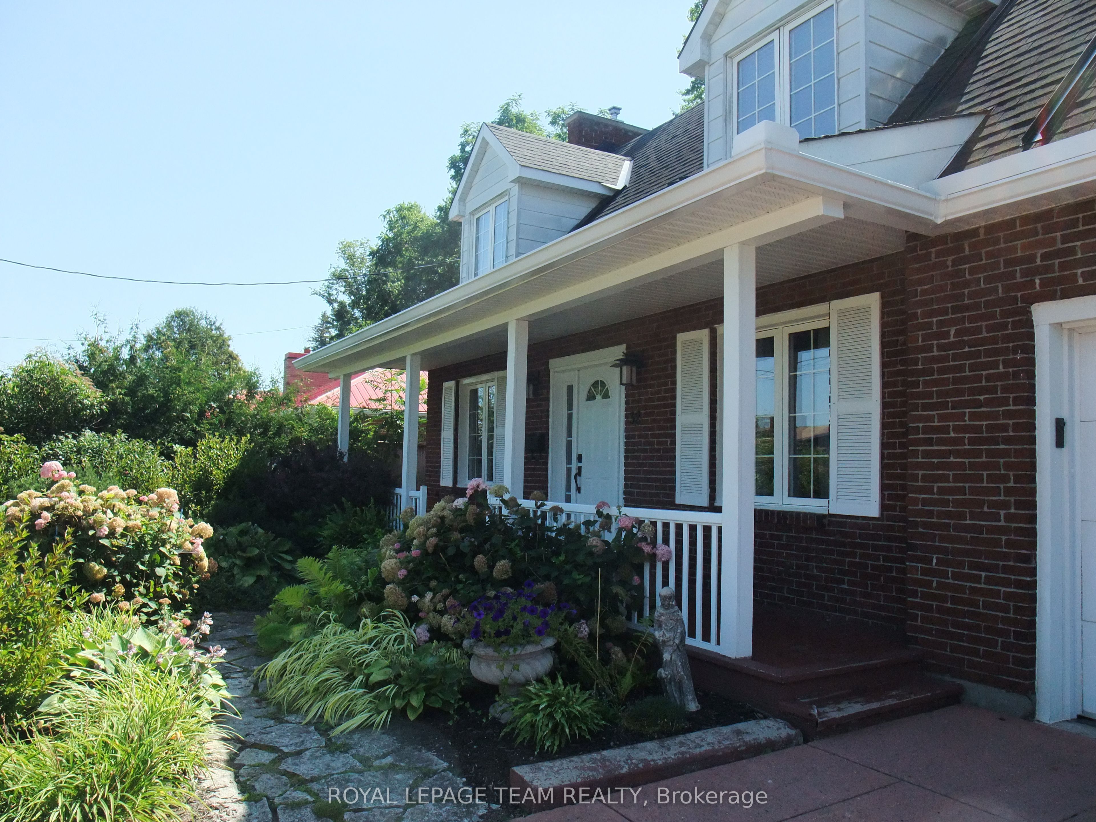 32 Gary Crescent Property Photo 2