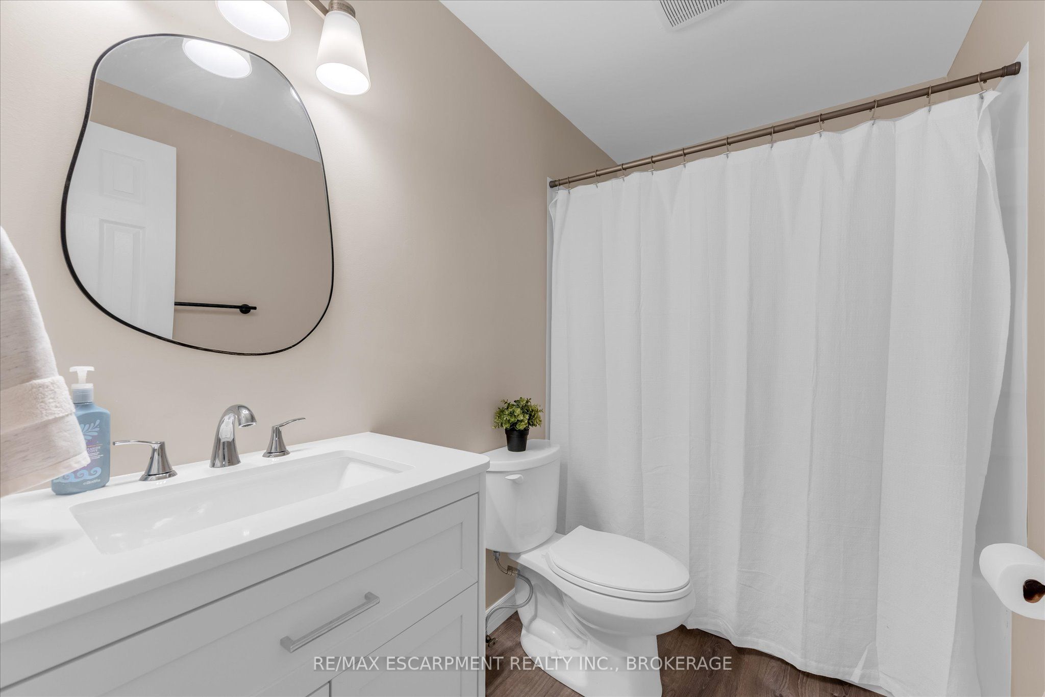 77 Linwell Road 97 Property Photo 21
