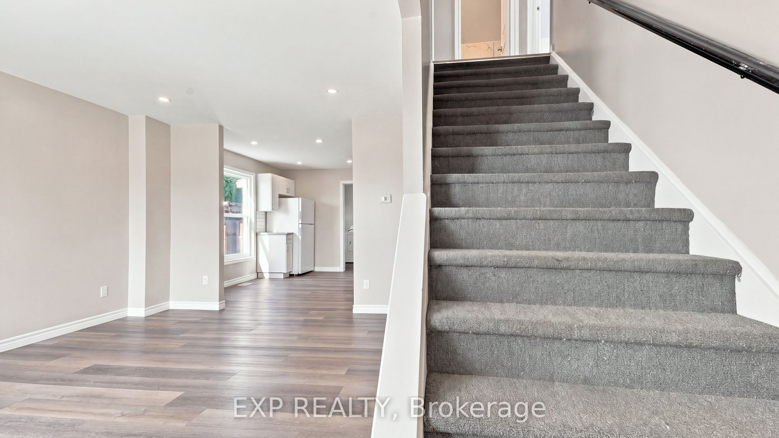 225 Grantham Avenue Property Photo 6