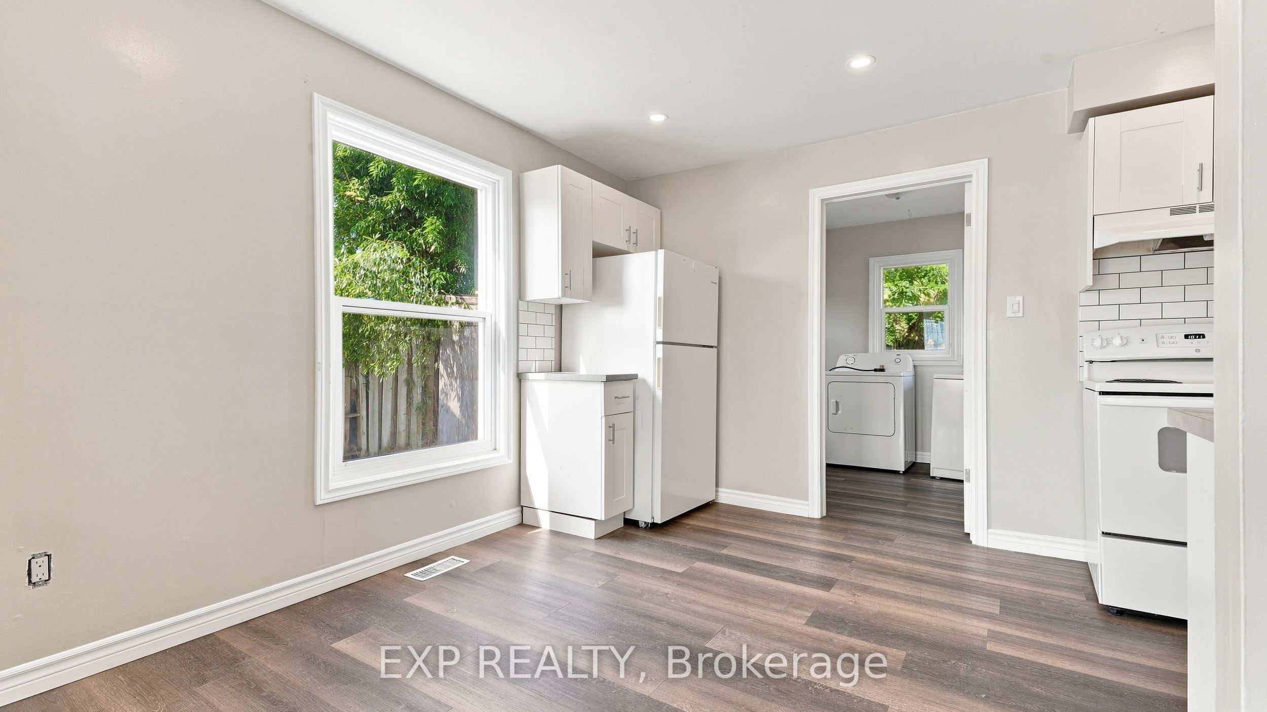 225 Grantham Avenue Property Photo 11