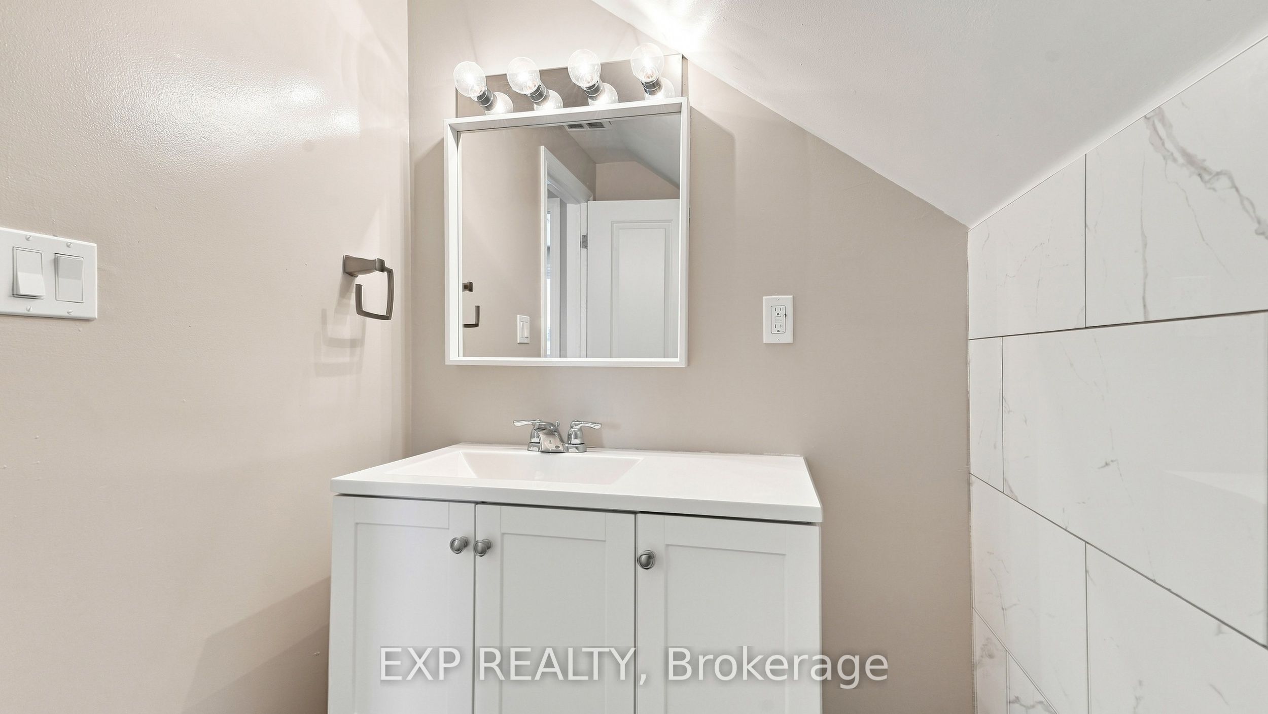 225 Grantham Avenue Property Photo 19