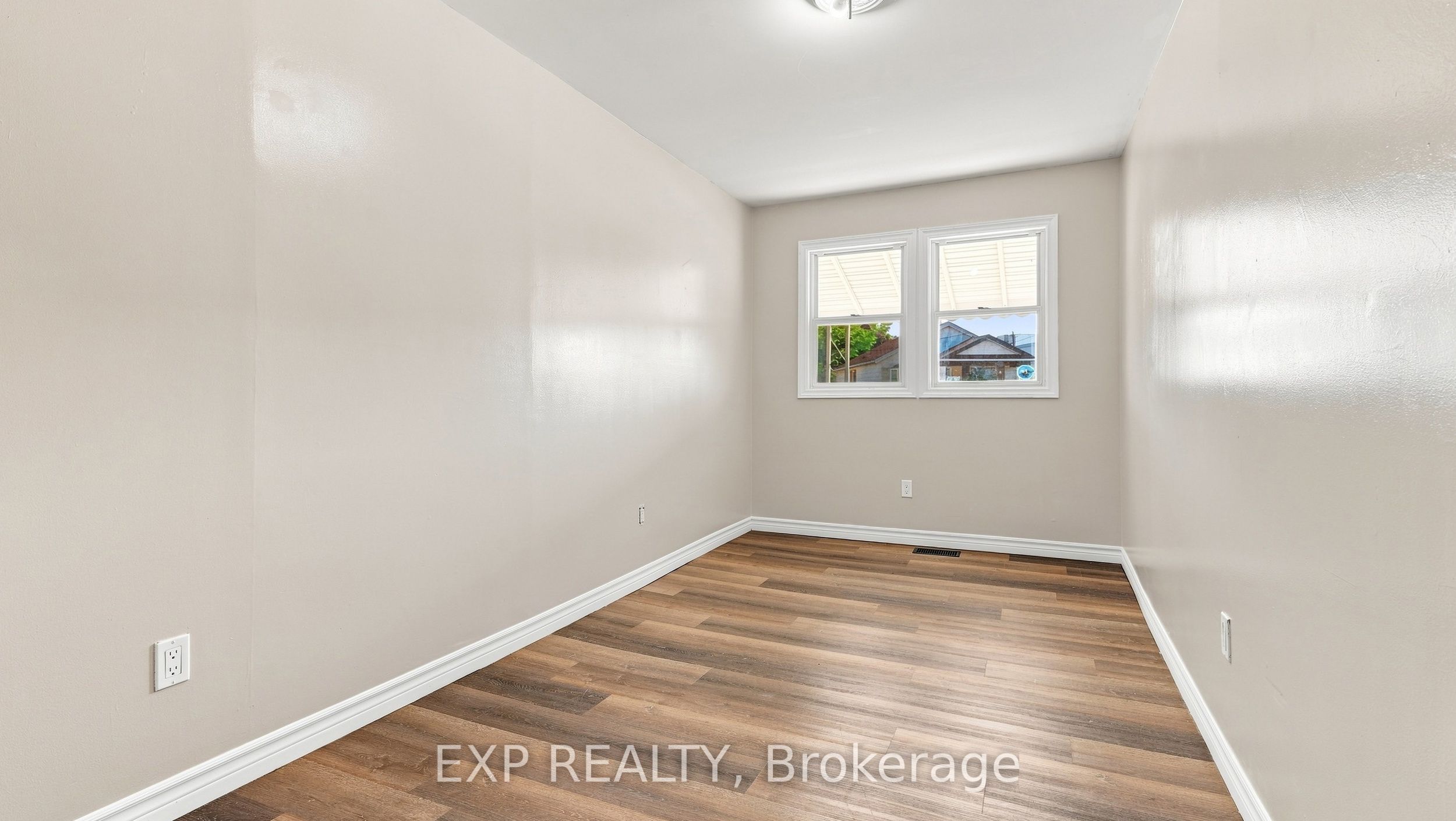 225 Grantham Avenue Property Photo 24