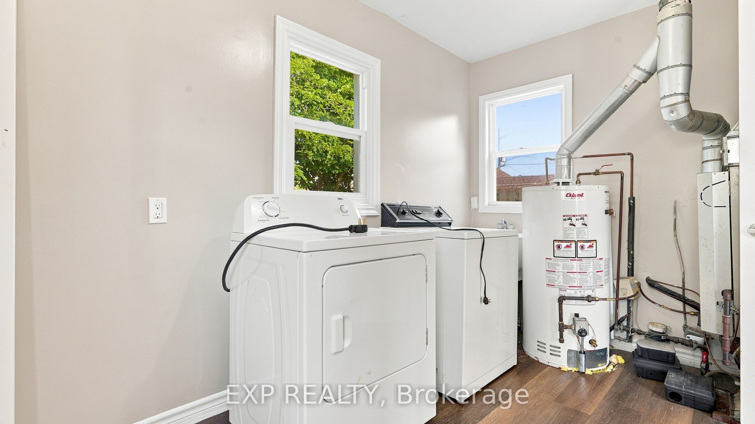 225 Grantham Avenue Property Photo 25