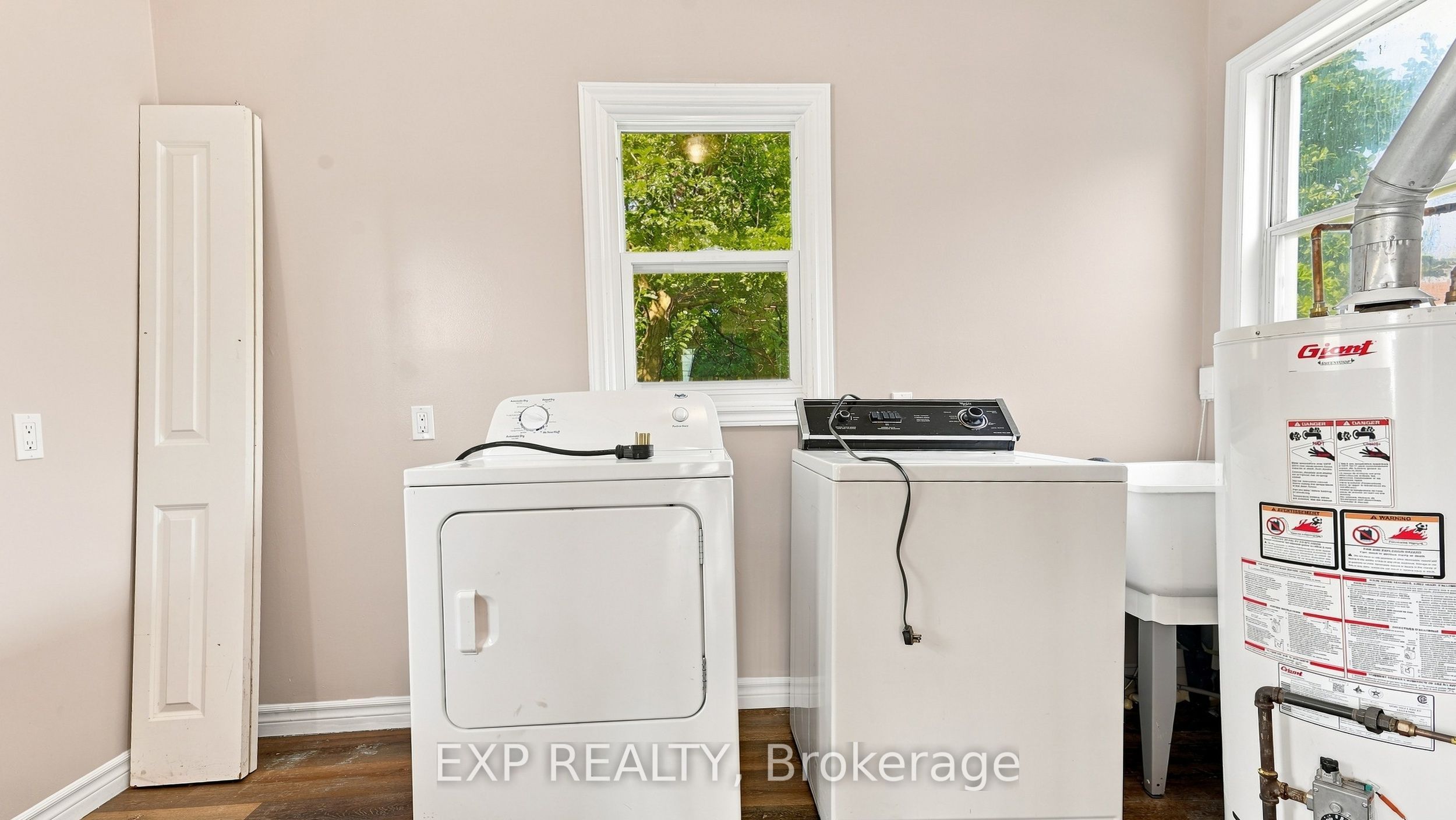 225 Grantham Avenue Property Photo 26
