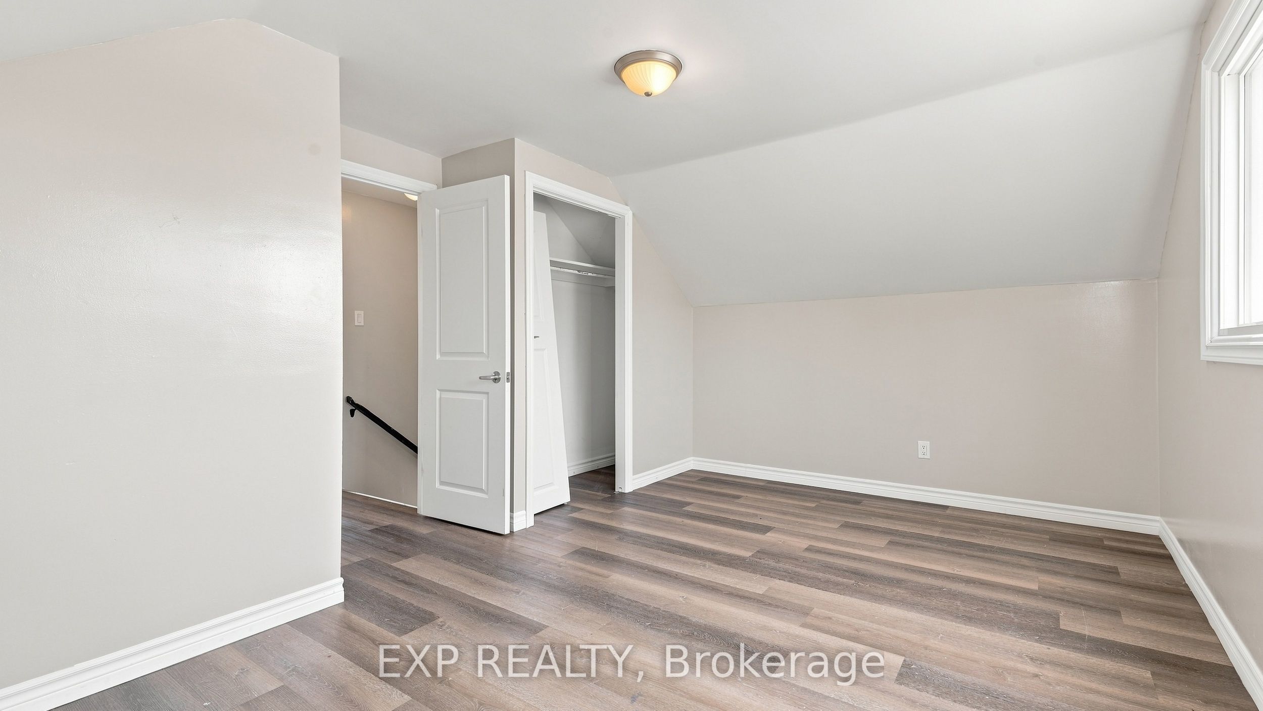 225 Grantham Avenue Property Photo 30