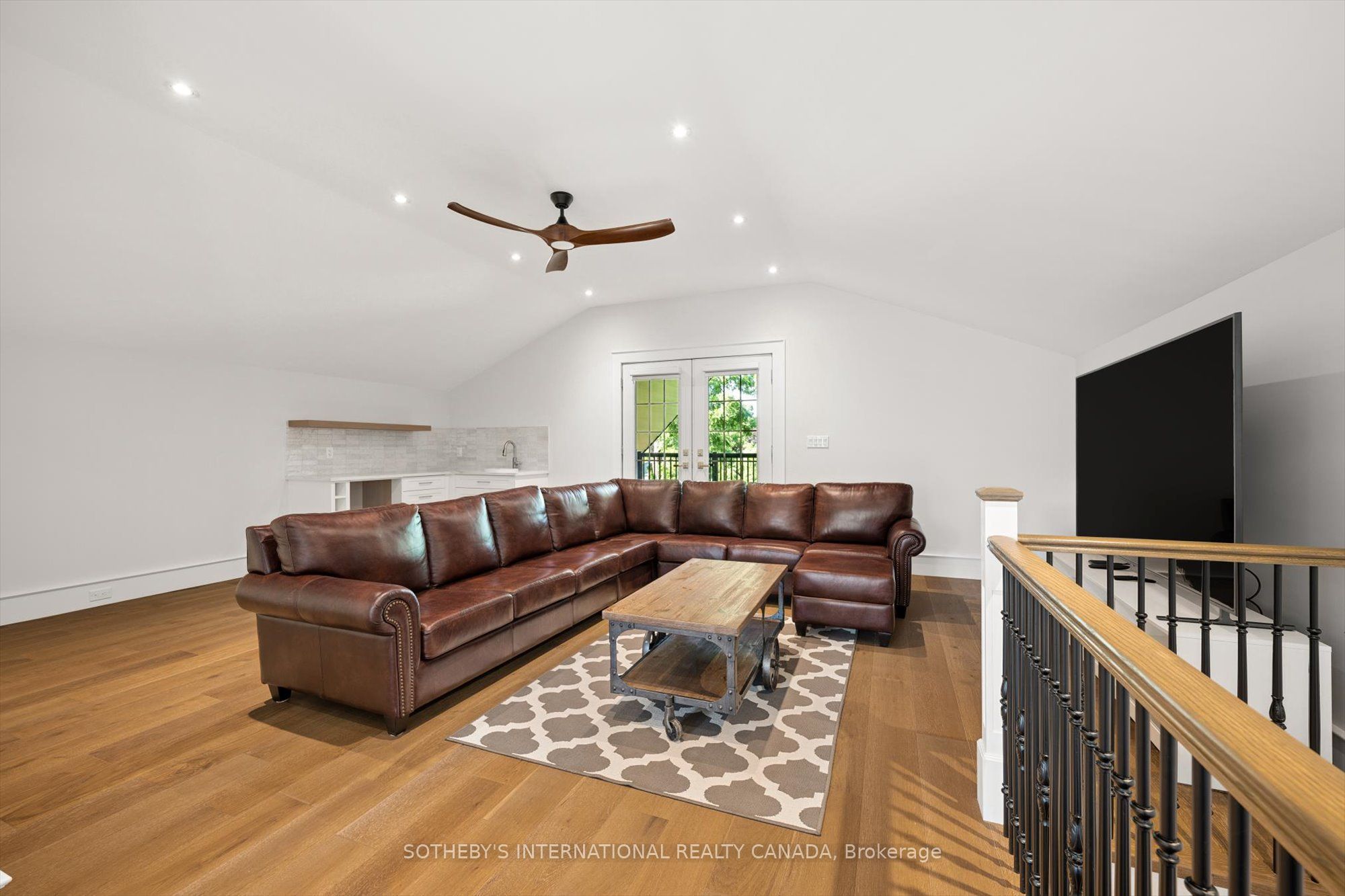 17 Avondale Avenue S Property Photo 37