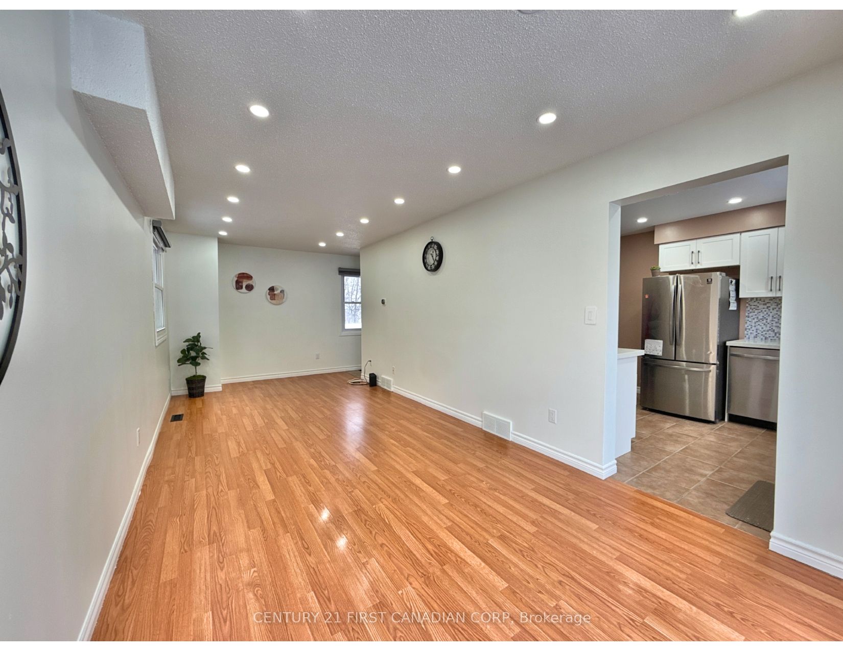 159 Walmer Gardens Property Photo 4