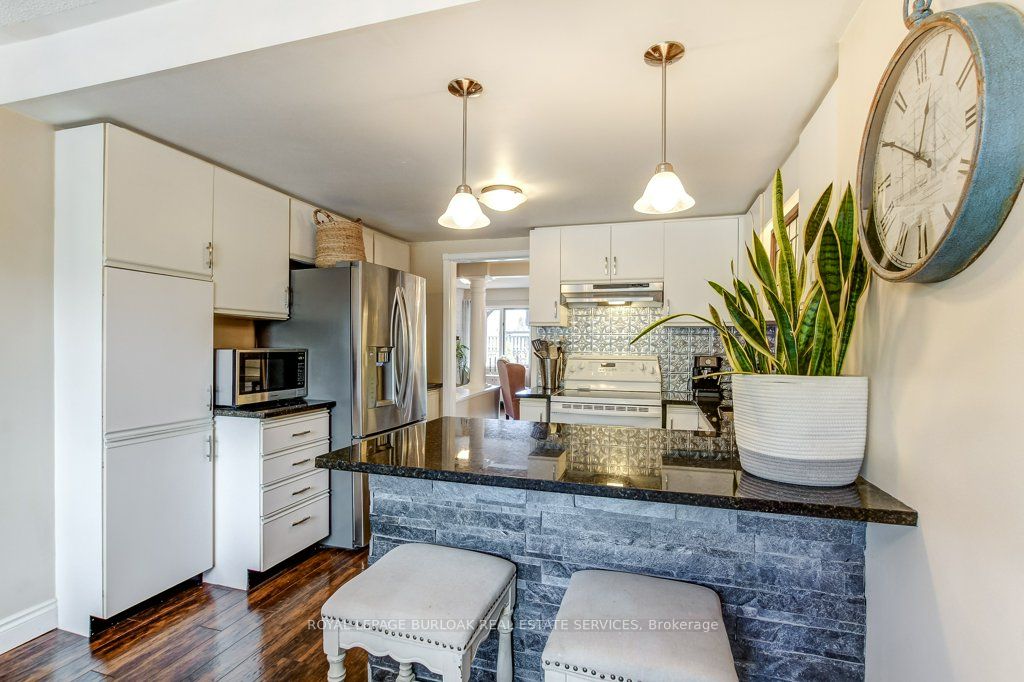 4 Edgewater Drive Property Photo 8