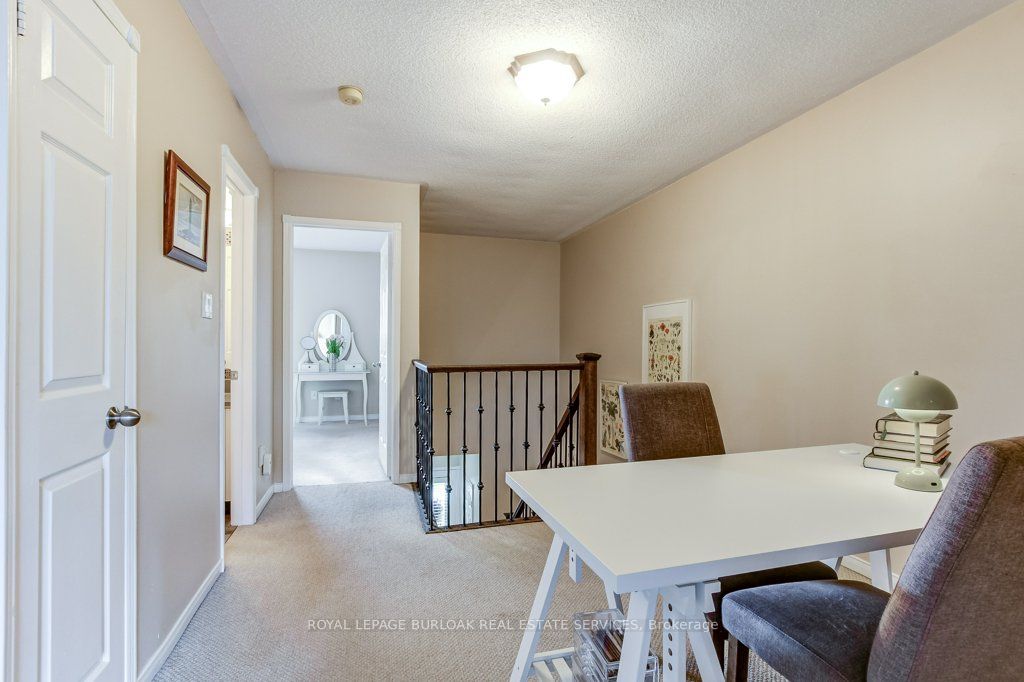 4 Edgewater Drive Property Photo 19