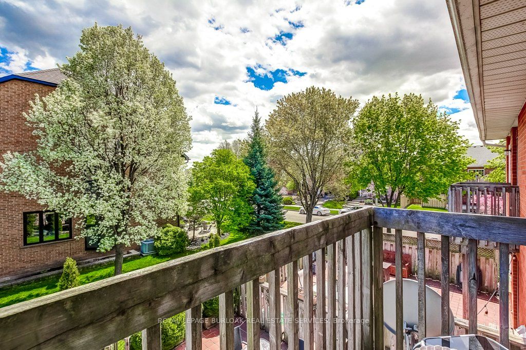 4 Edgewater Drive Property Photo 24