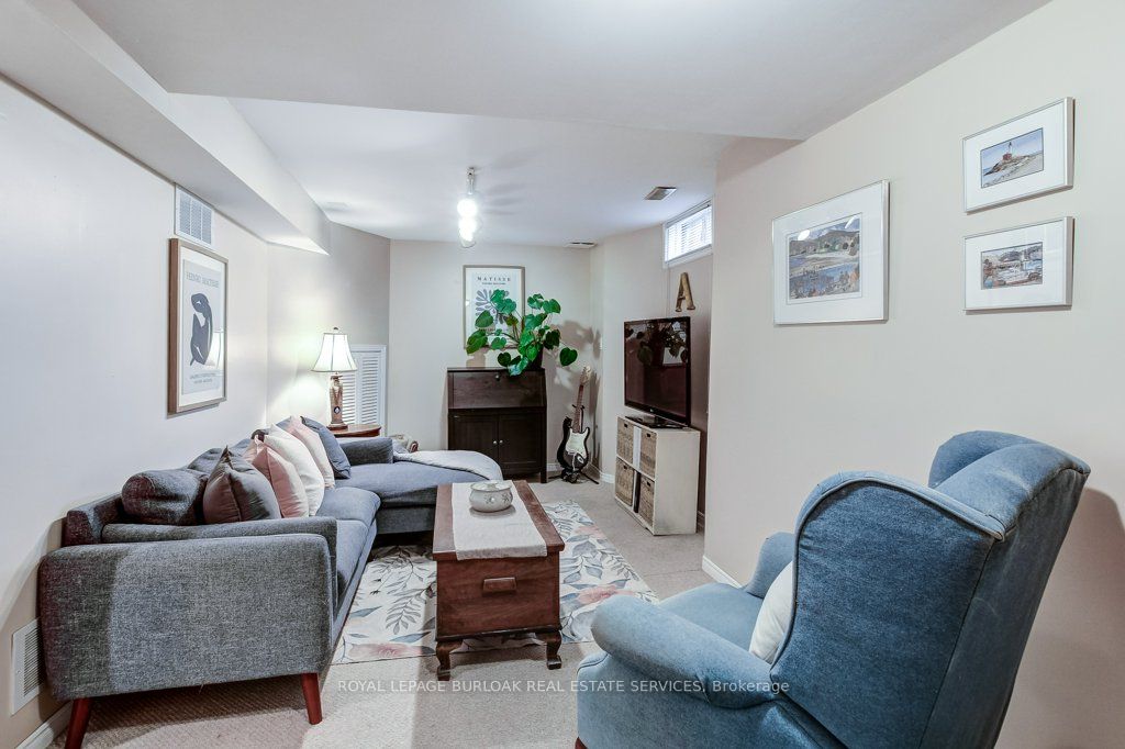 4 Edgewater Drive Property Photo 33
