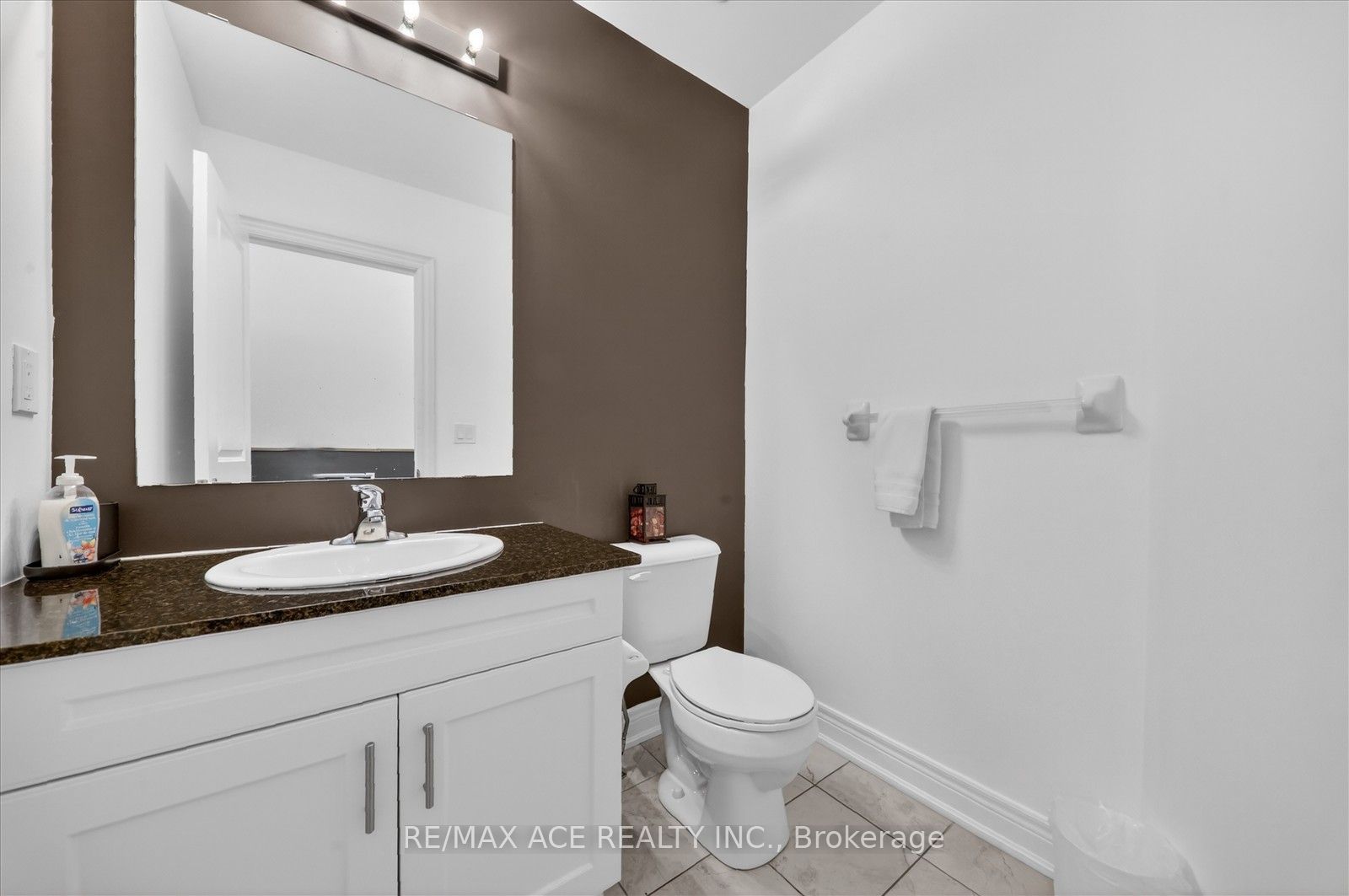 171 Snowbridge Way 26 Property Photo 7