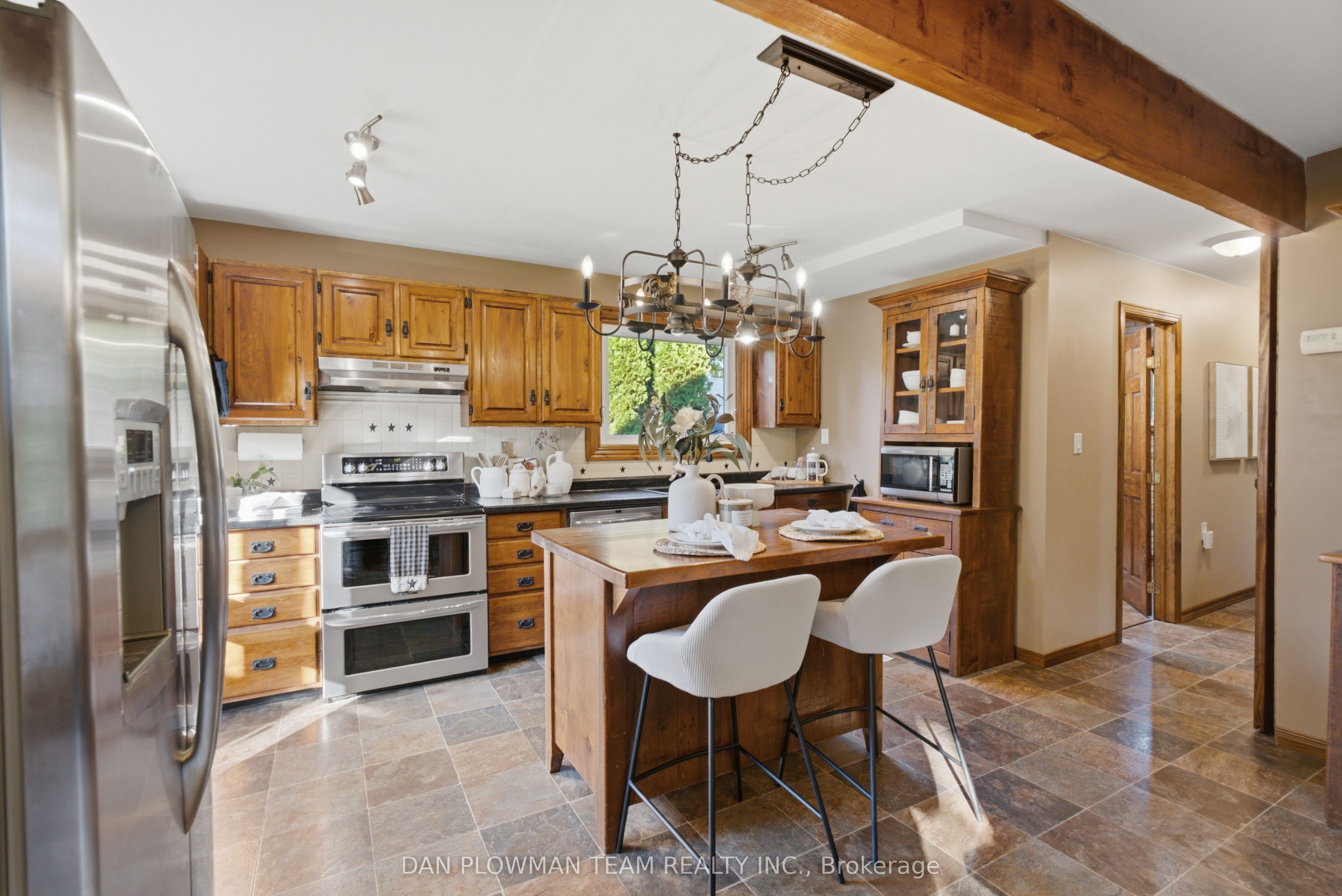 9 Valley Road Property Photo 8