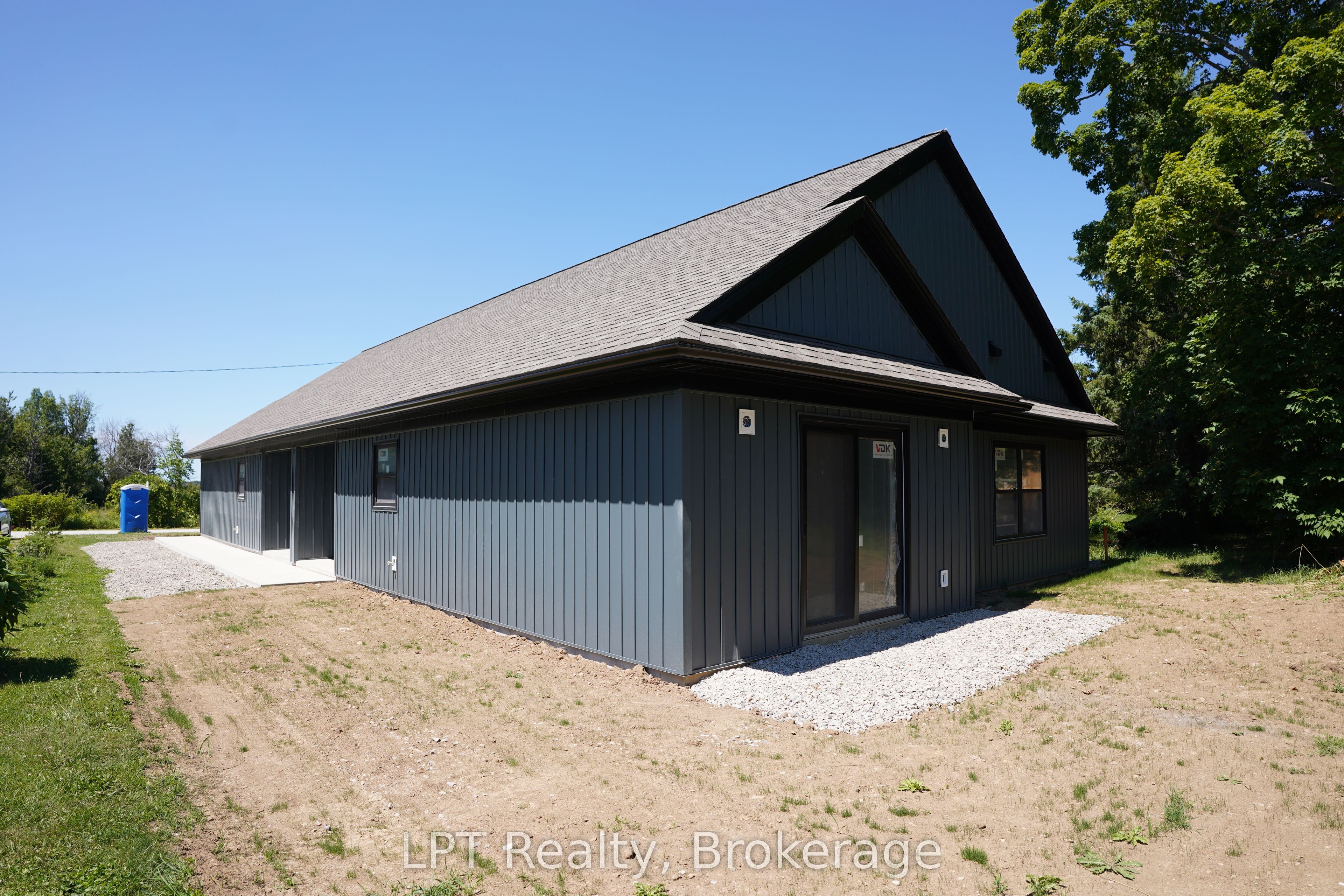 665 Watson Street Property Photo 2