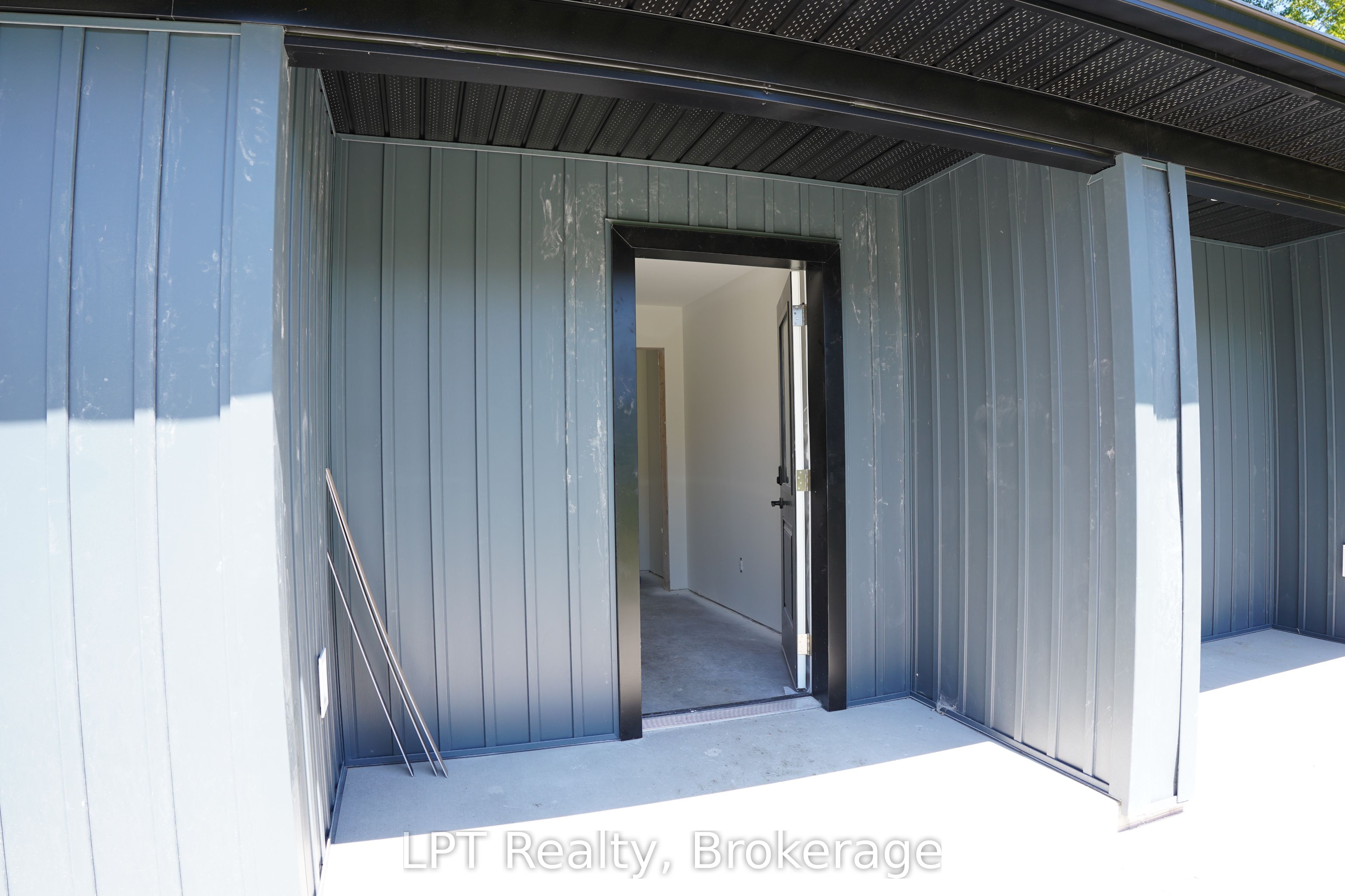 665 Watson Street Property Photo 5