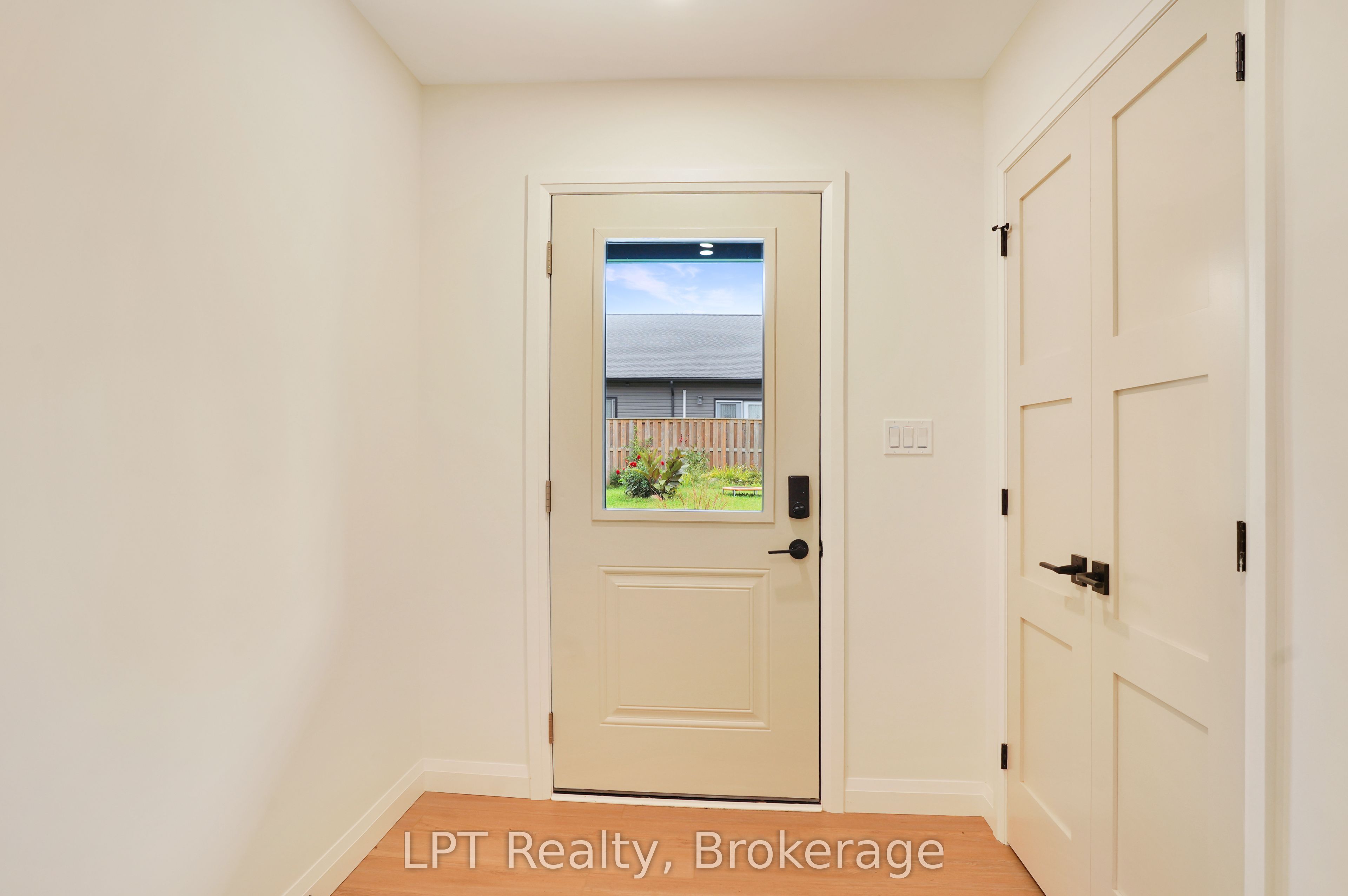 665 Watson Street Property Photo 7