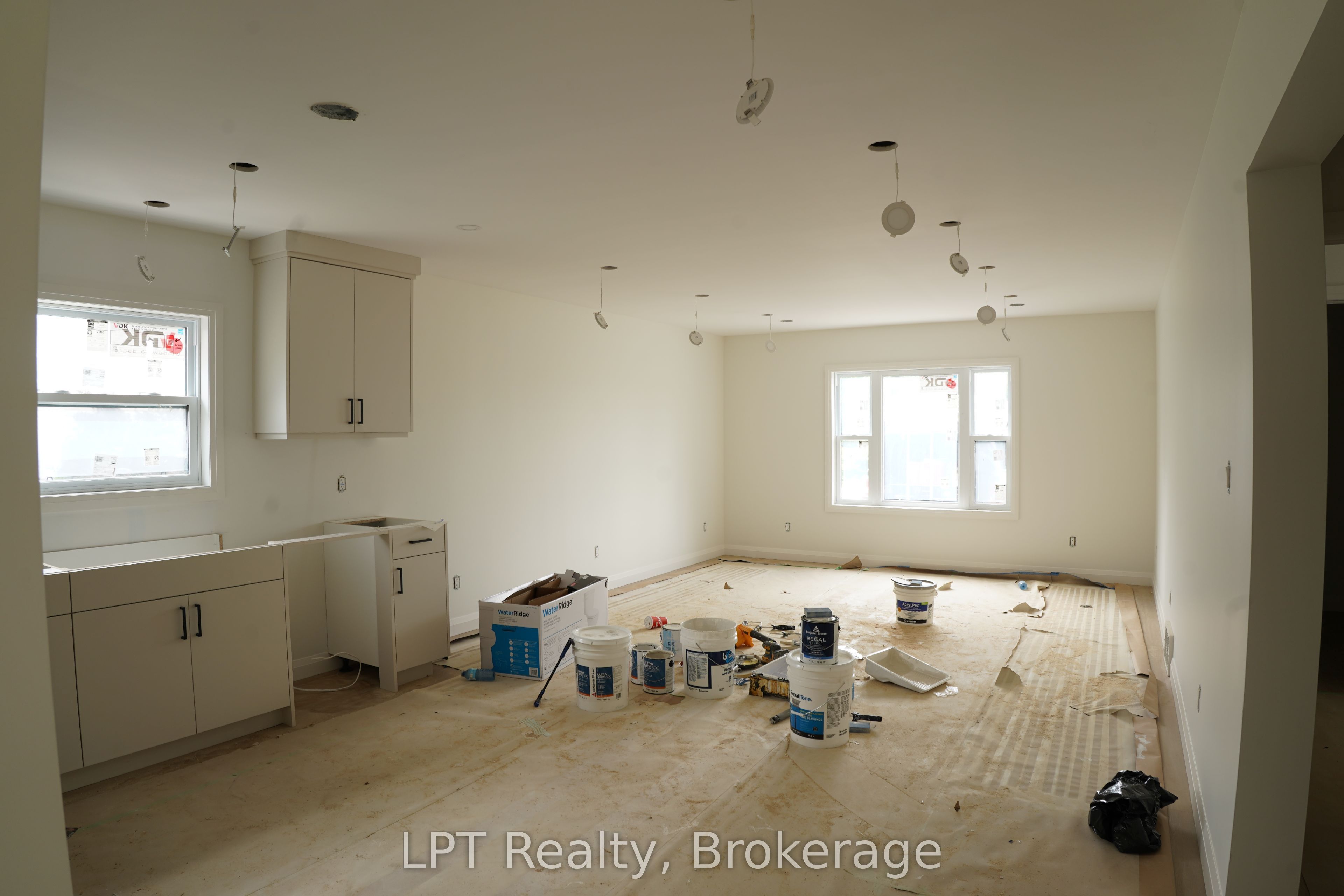 665 Watson Street Property Photo 8