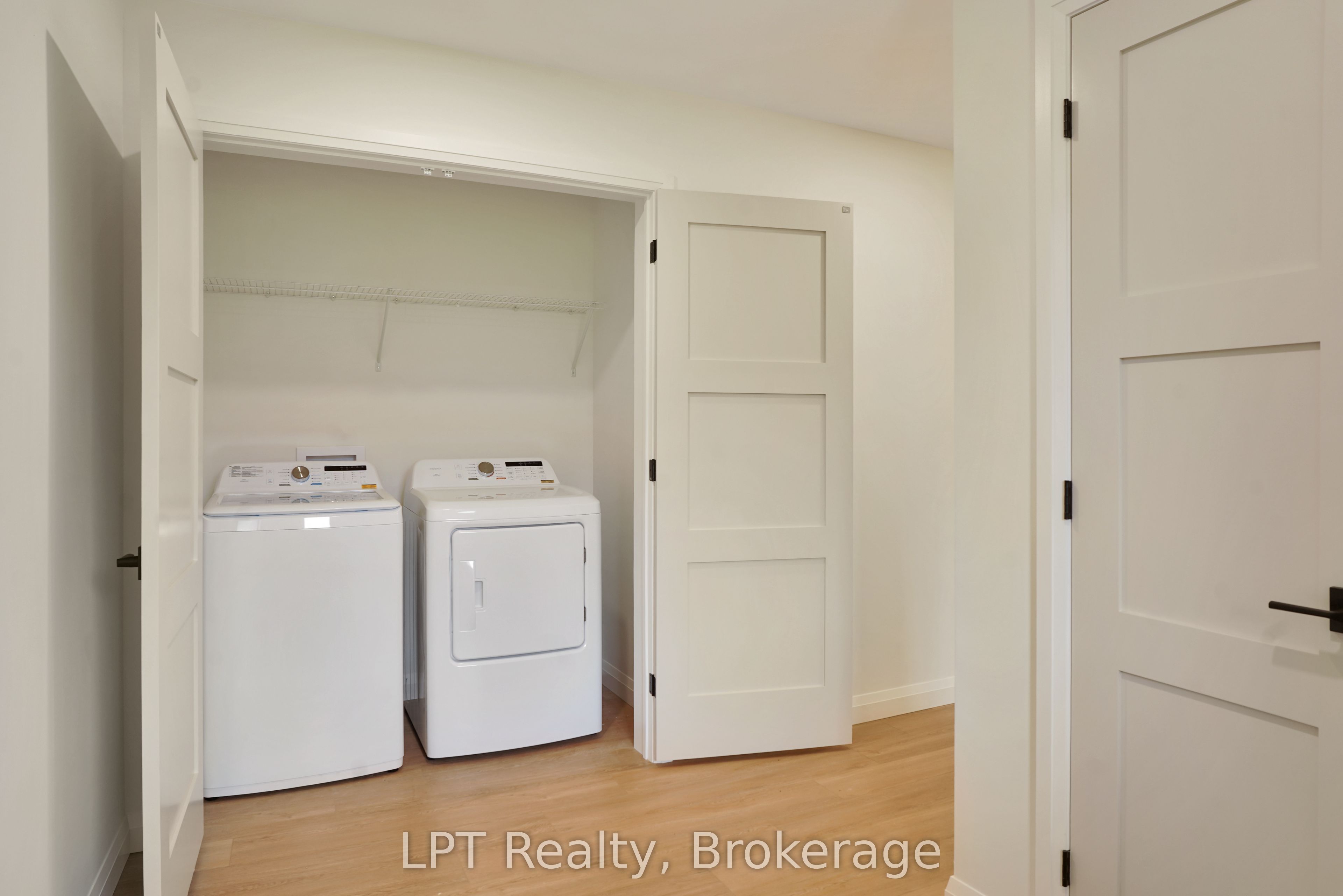 665 Watson Street Property Photo 8