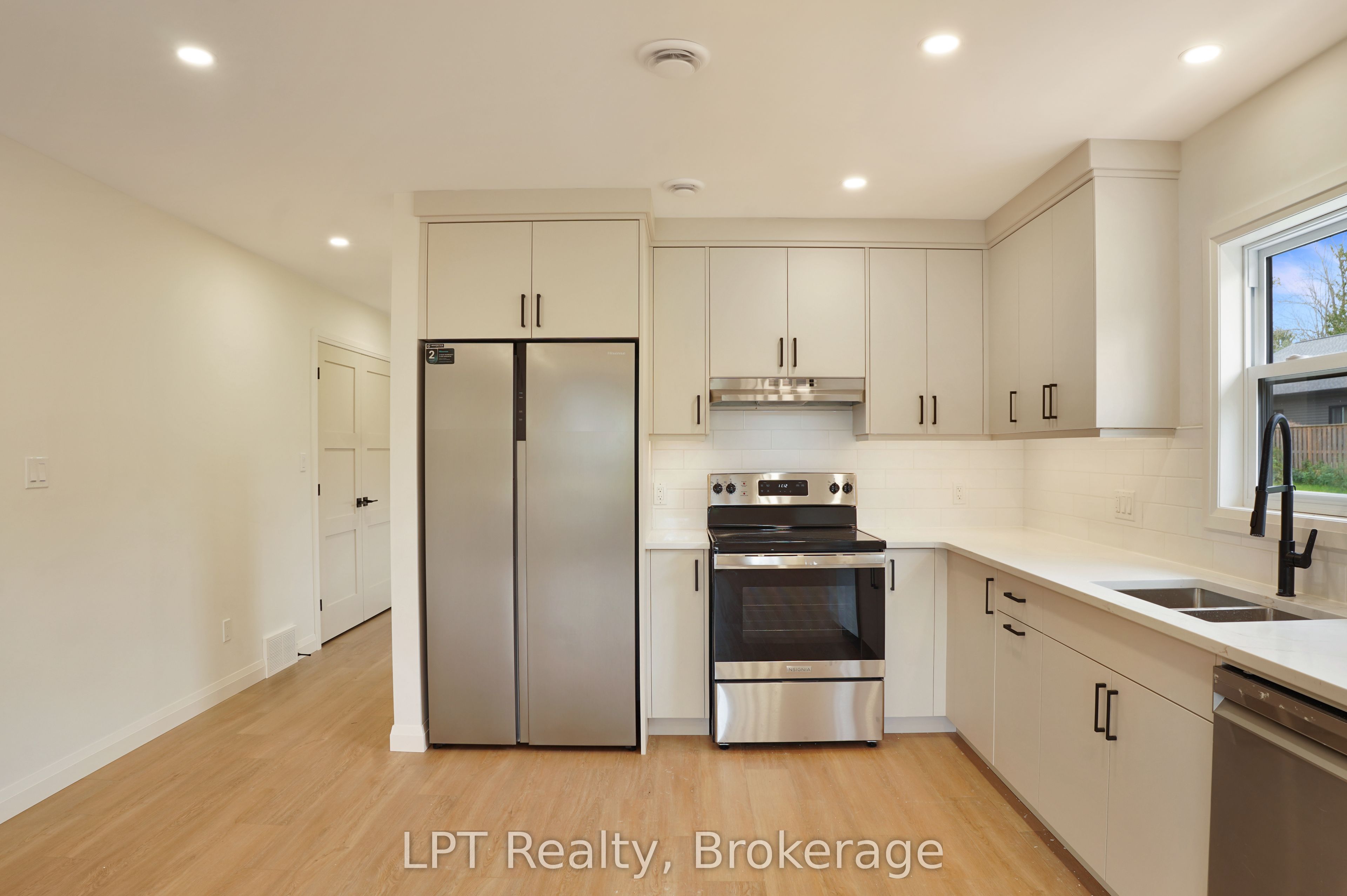 665 Watson Street Property Photo 13