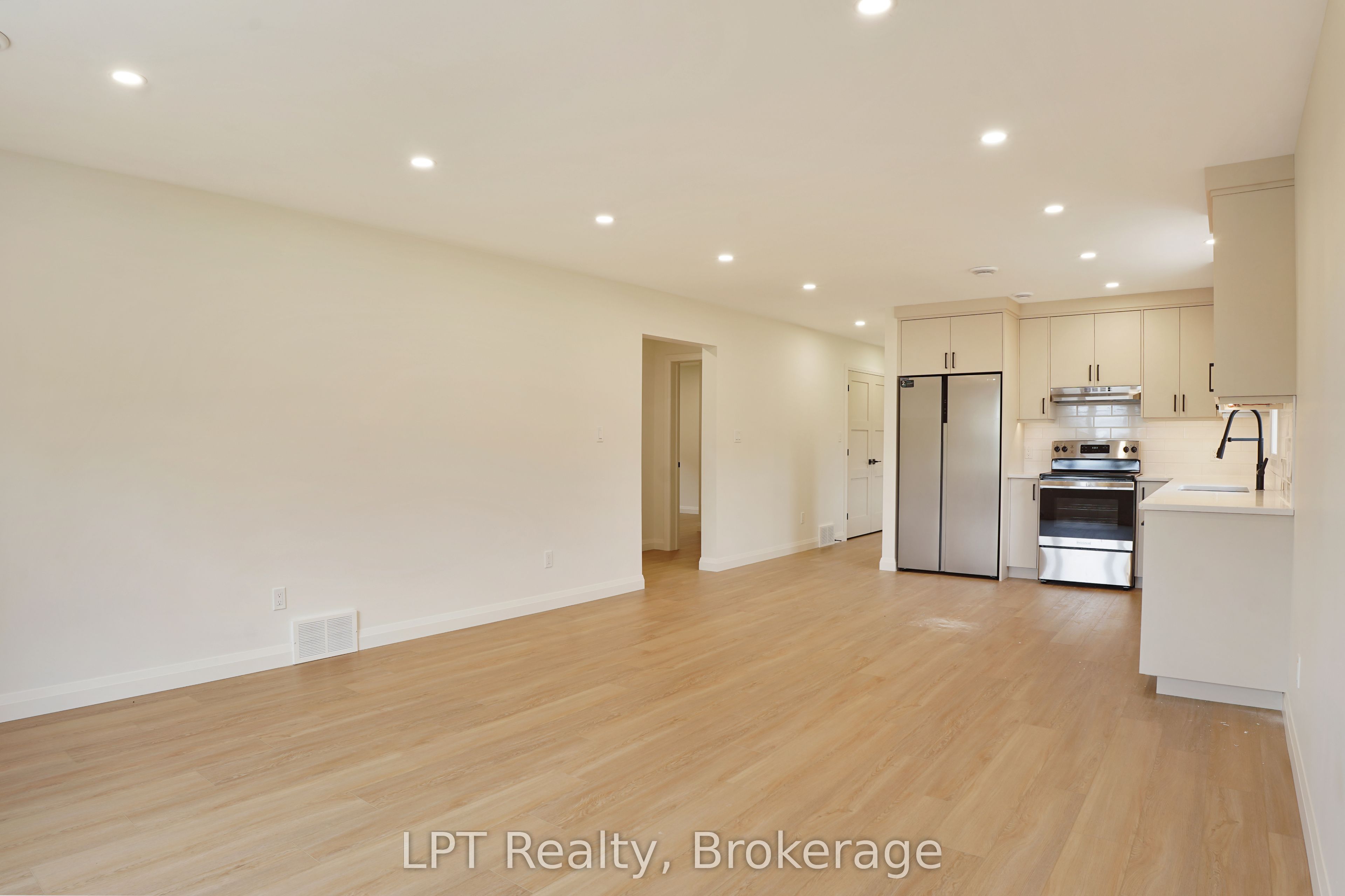 665 Watson Street Property Photo 16
