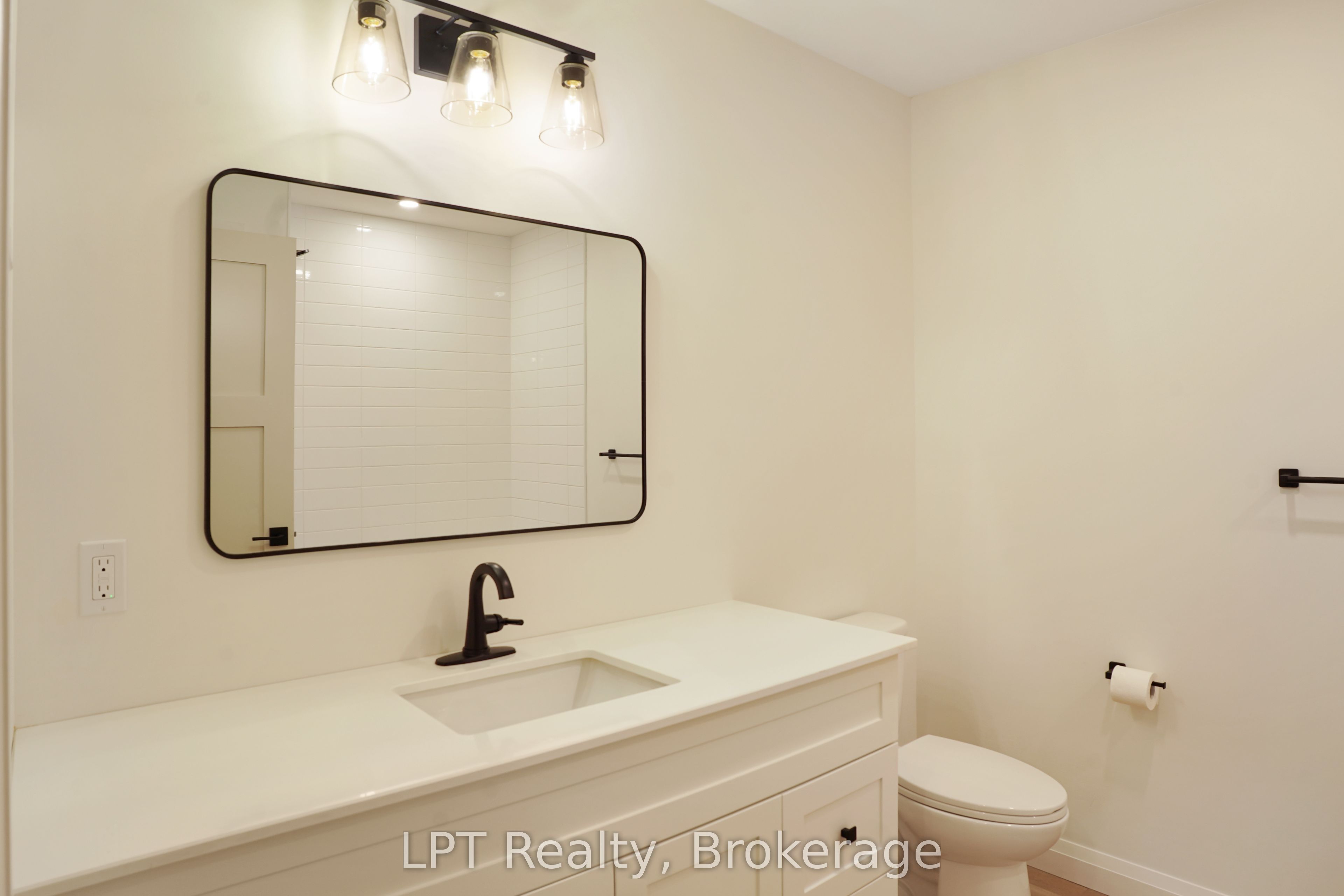 665 Watson Street Property Photo 17