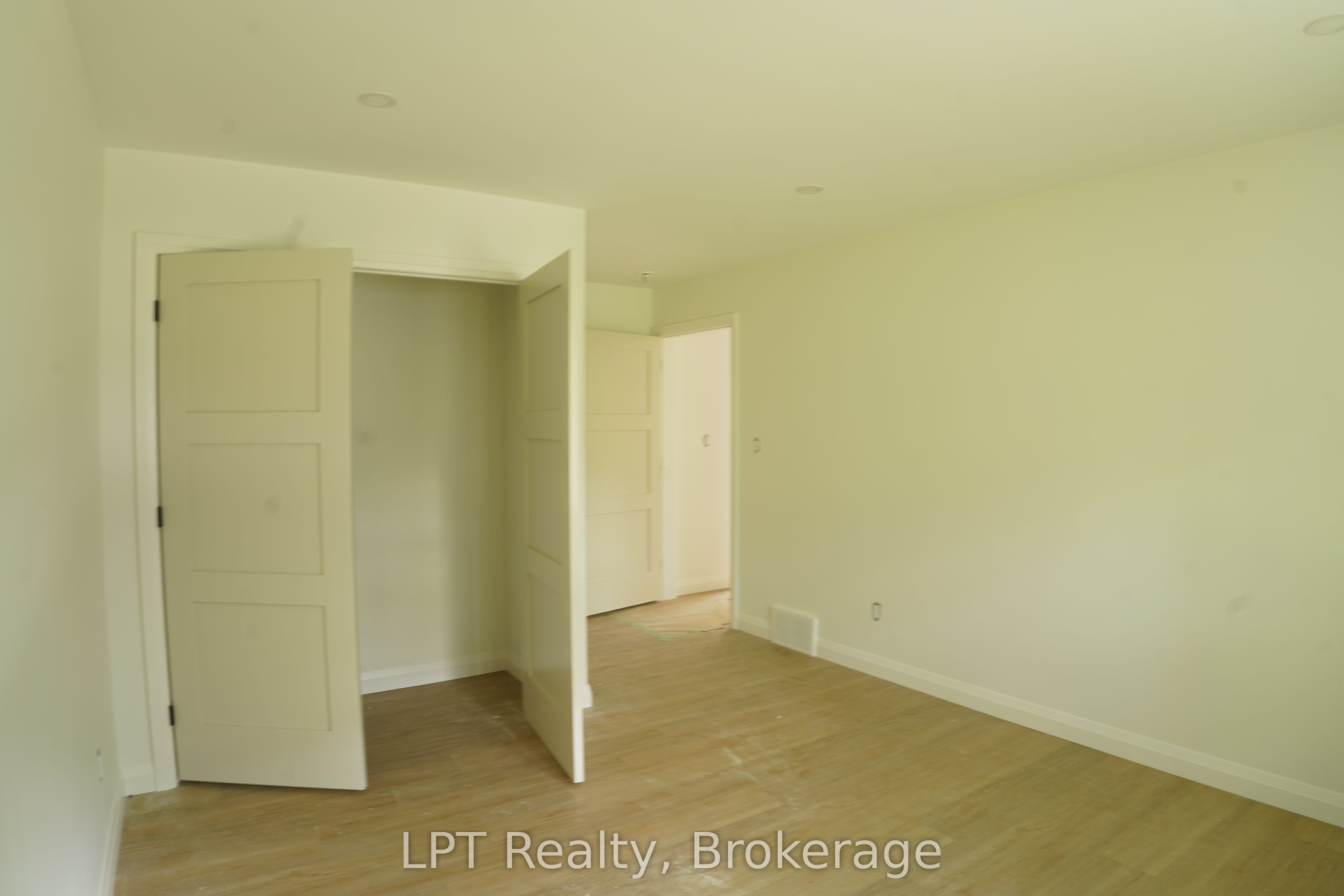 665 Watson Street Property Photo 19